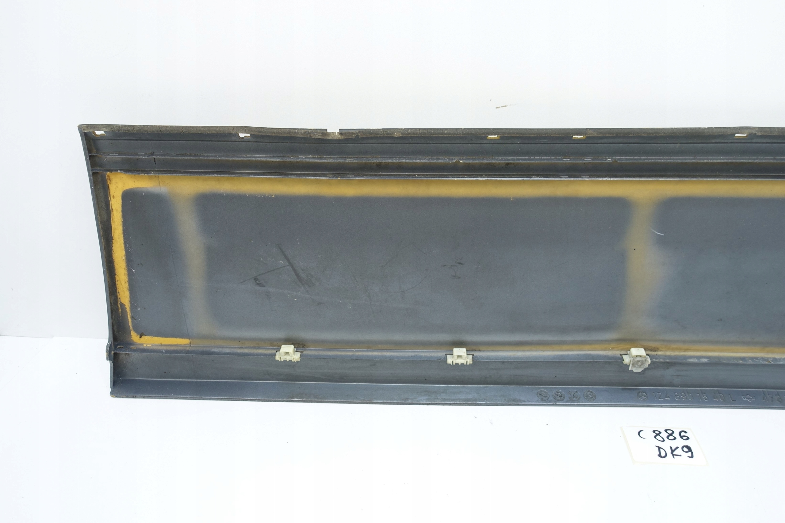 moulding door left front MERCEDES E W124