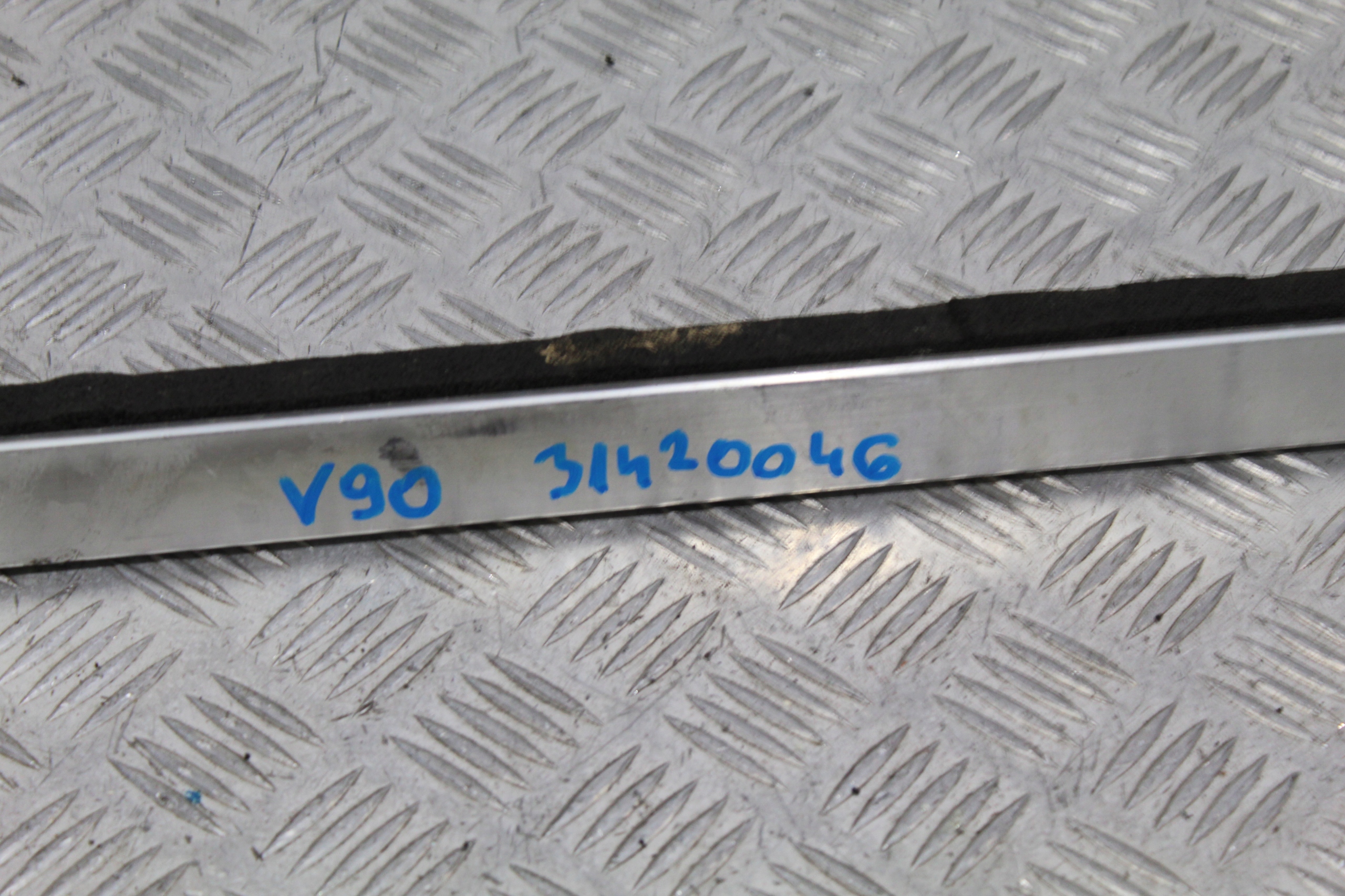 träger spreize VOLVO V90 S90 31420046