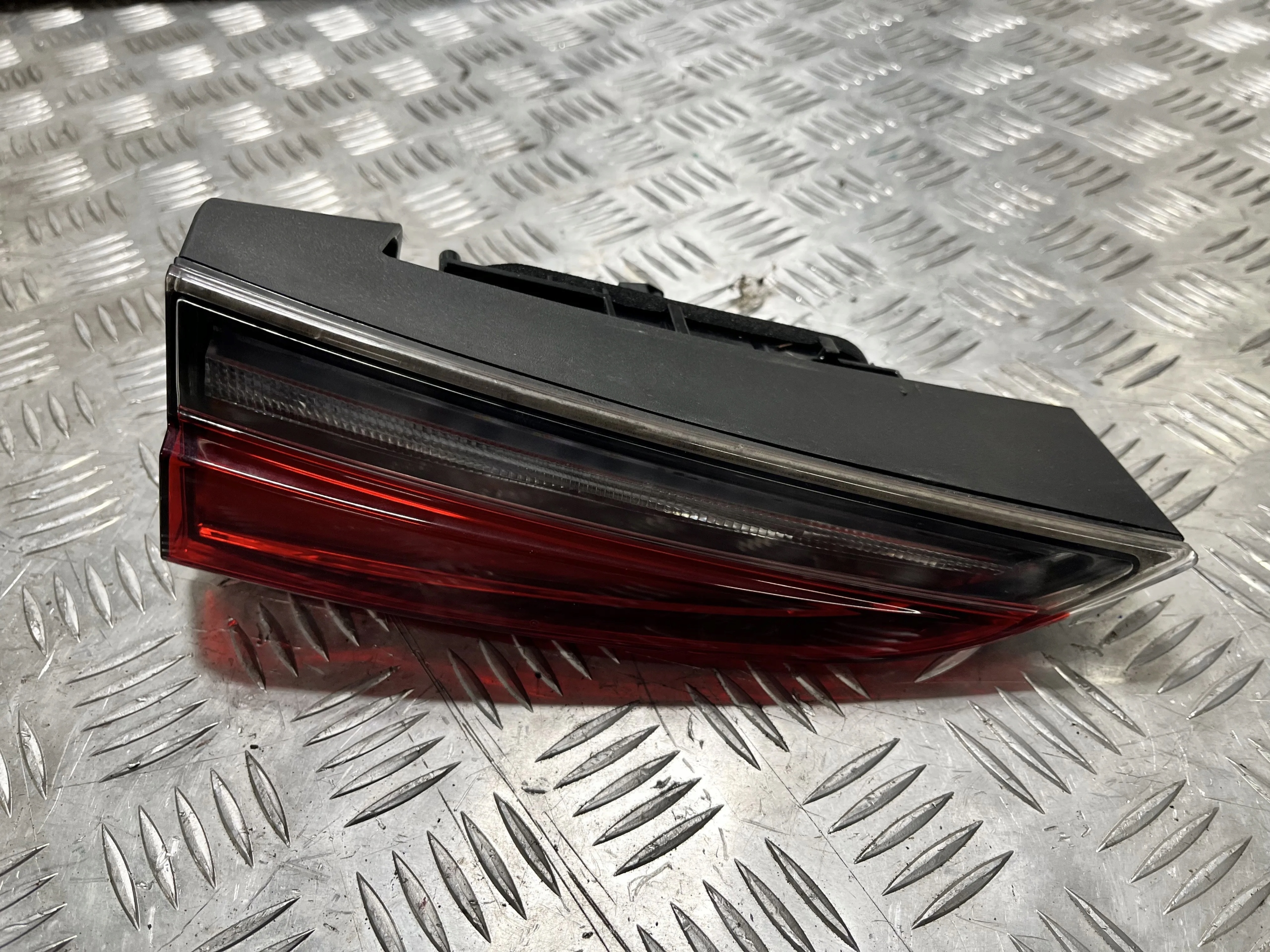 фонарь в крышке багажника правый SKODA KAMIQ 19- 658945308