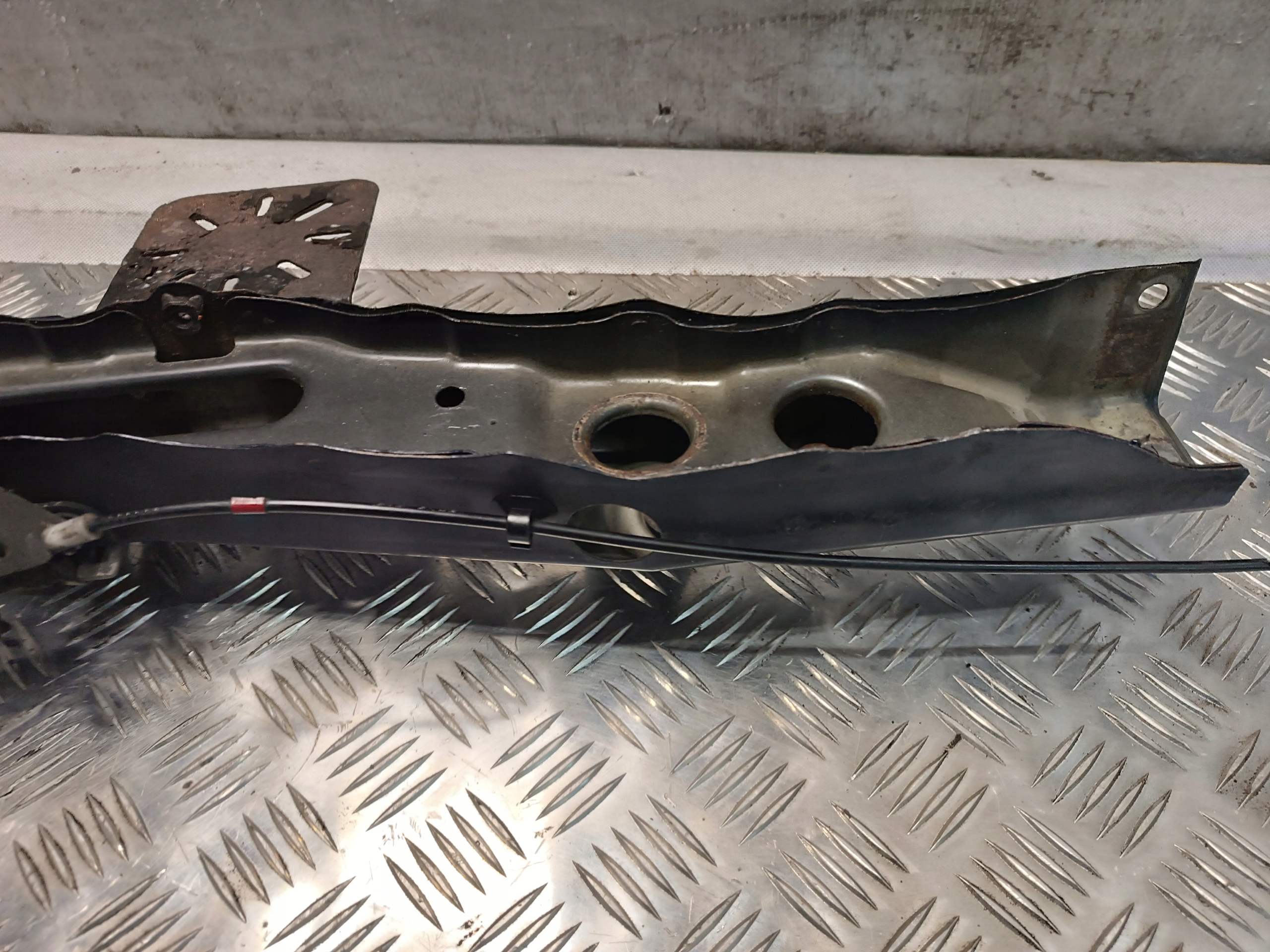 support panel for radiators pillar upper TOYOTA AURIS and 2007r