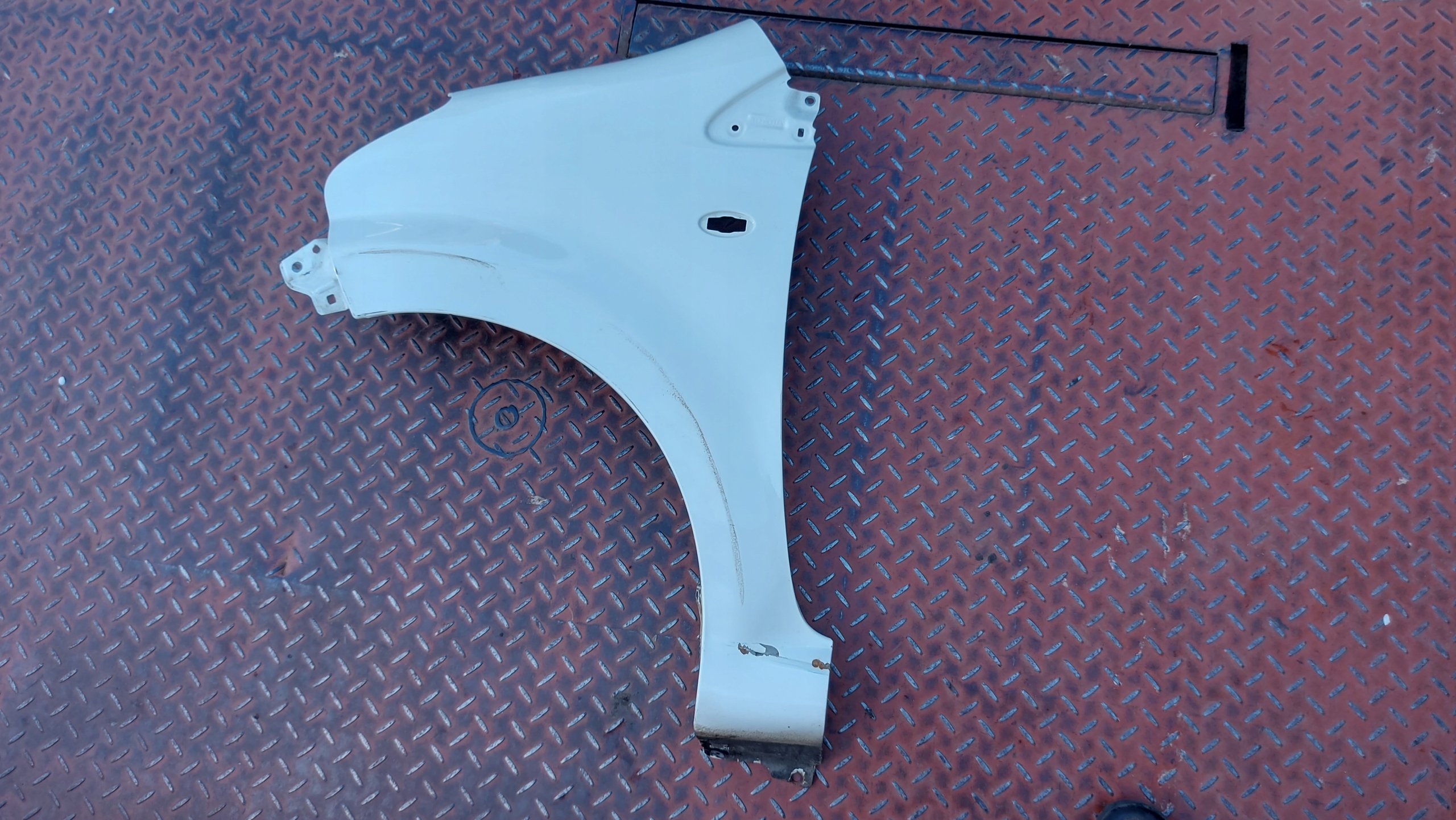 fender left front TOYOTA AYGO and 05-14