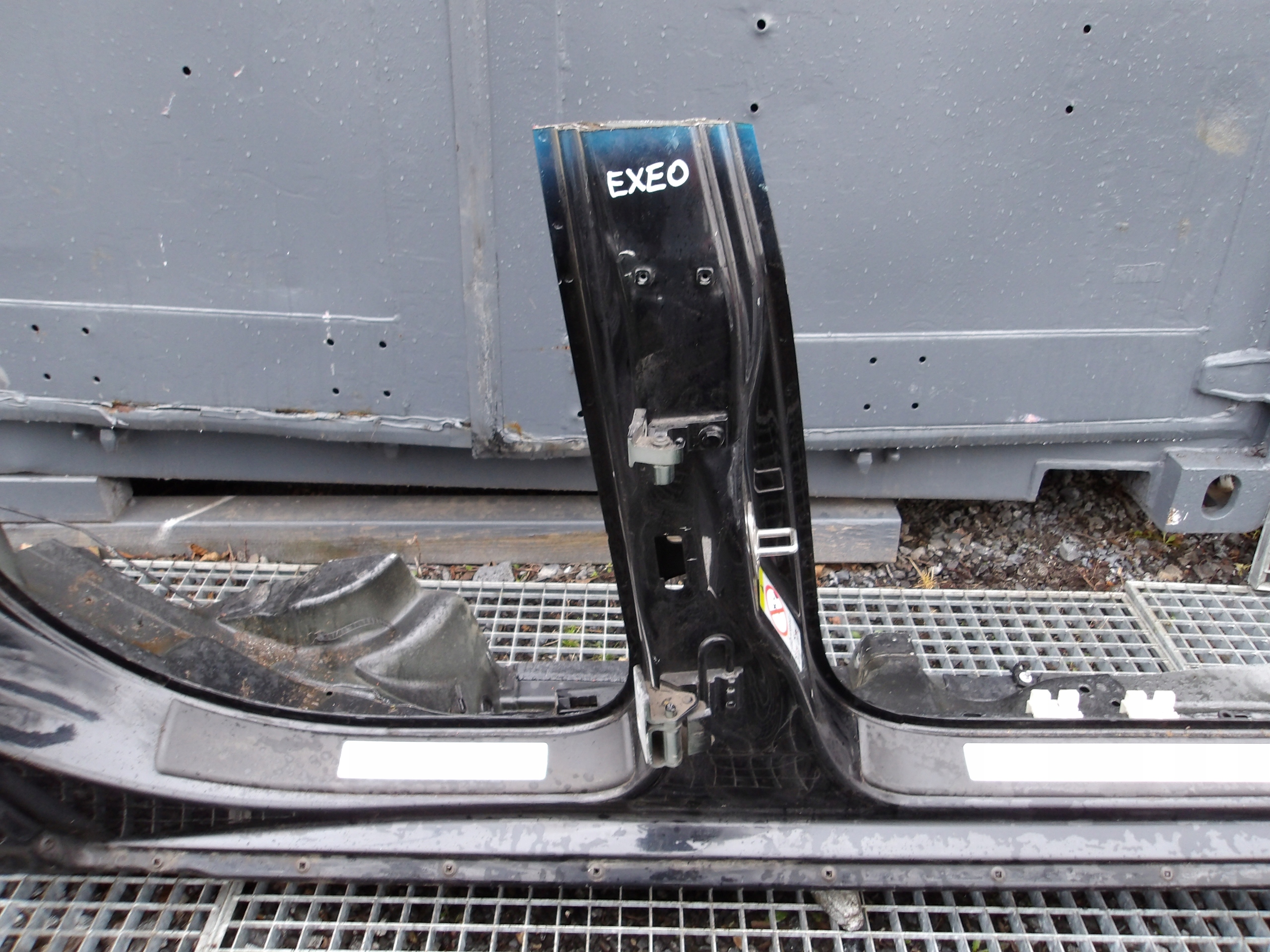 SEAT EXEO KOMBI threshold ZE SLUPKIEM right left BOK