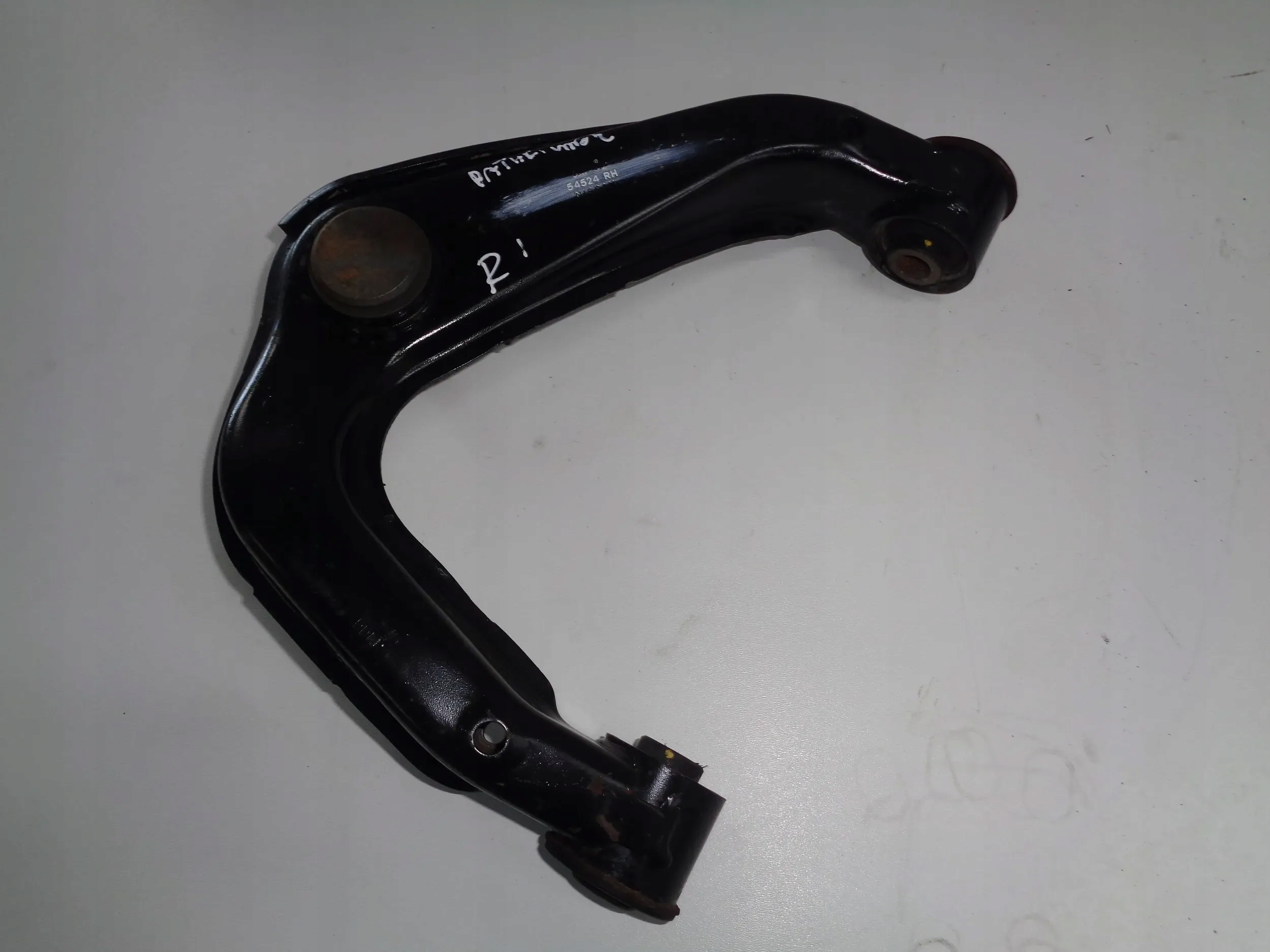 NISSAN PATHFINDER R51 NAVARA arm right front 54524RH