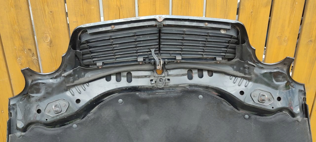 bonnet Mercedes W208 K197