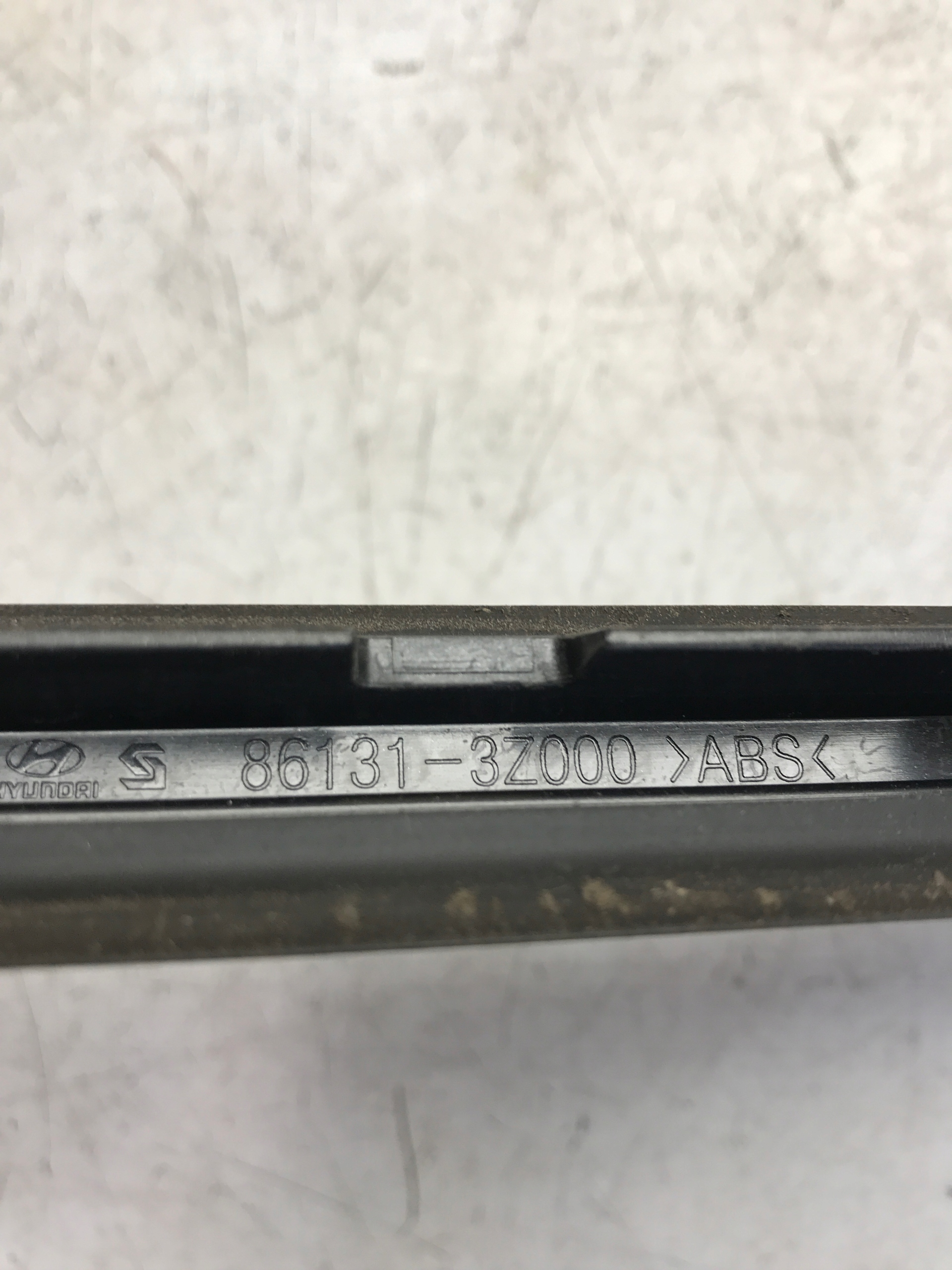moulding windows CZOLOWEJ left HYUNDAI I40 86131-3Z000