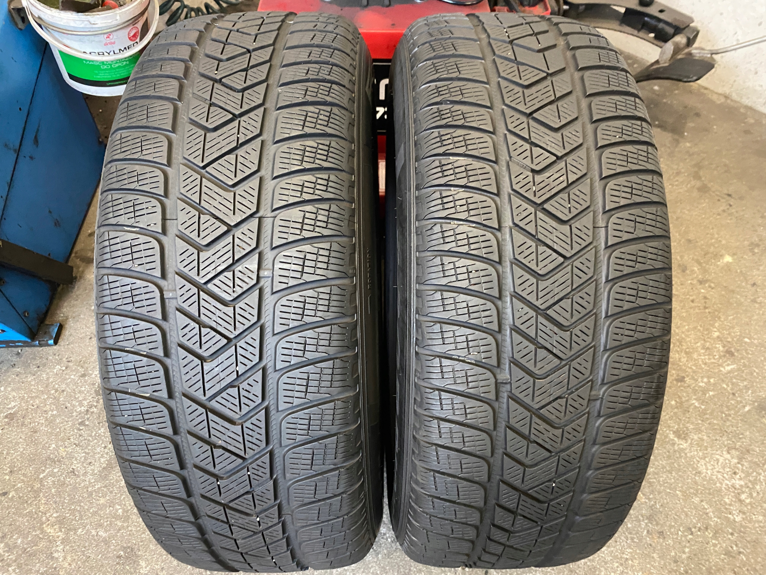 2 tyres winter 235/60R18 Pirelli SCORPION WINTER 6mm