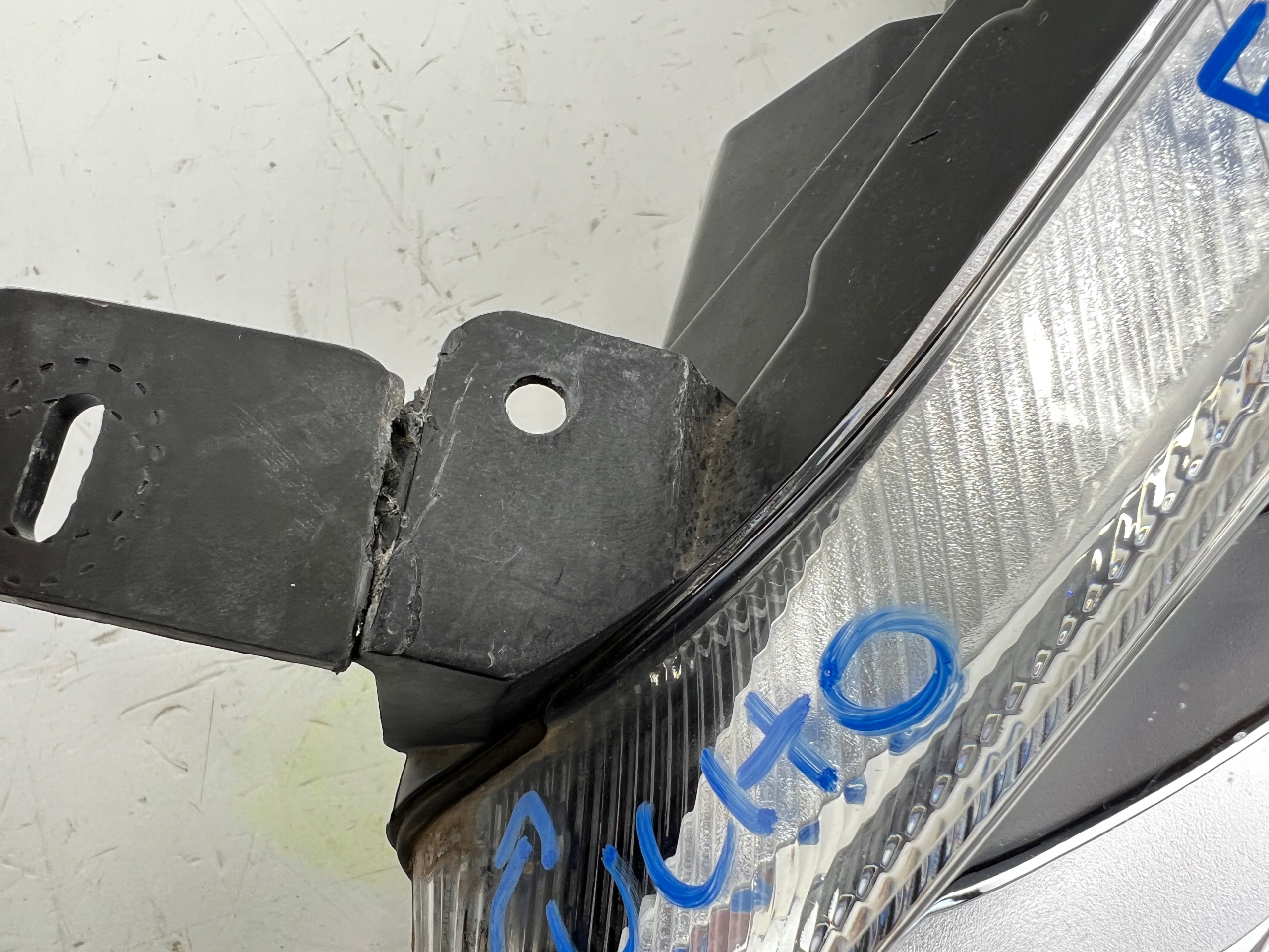 lights front FORD FIESTA MK8 H1BB-13W029-AD H1BB-13W030-AD