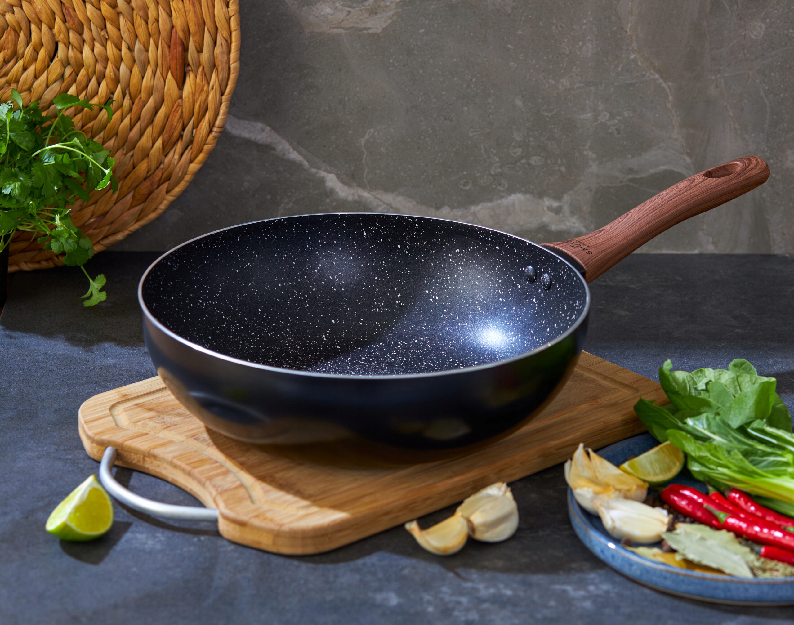 Duży Wok SMUKEE nieprzywie INDUKCJA 28 x 8,5m Średnica 28 cm