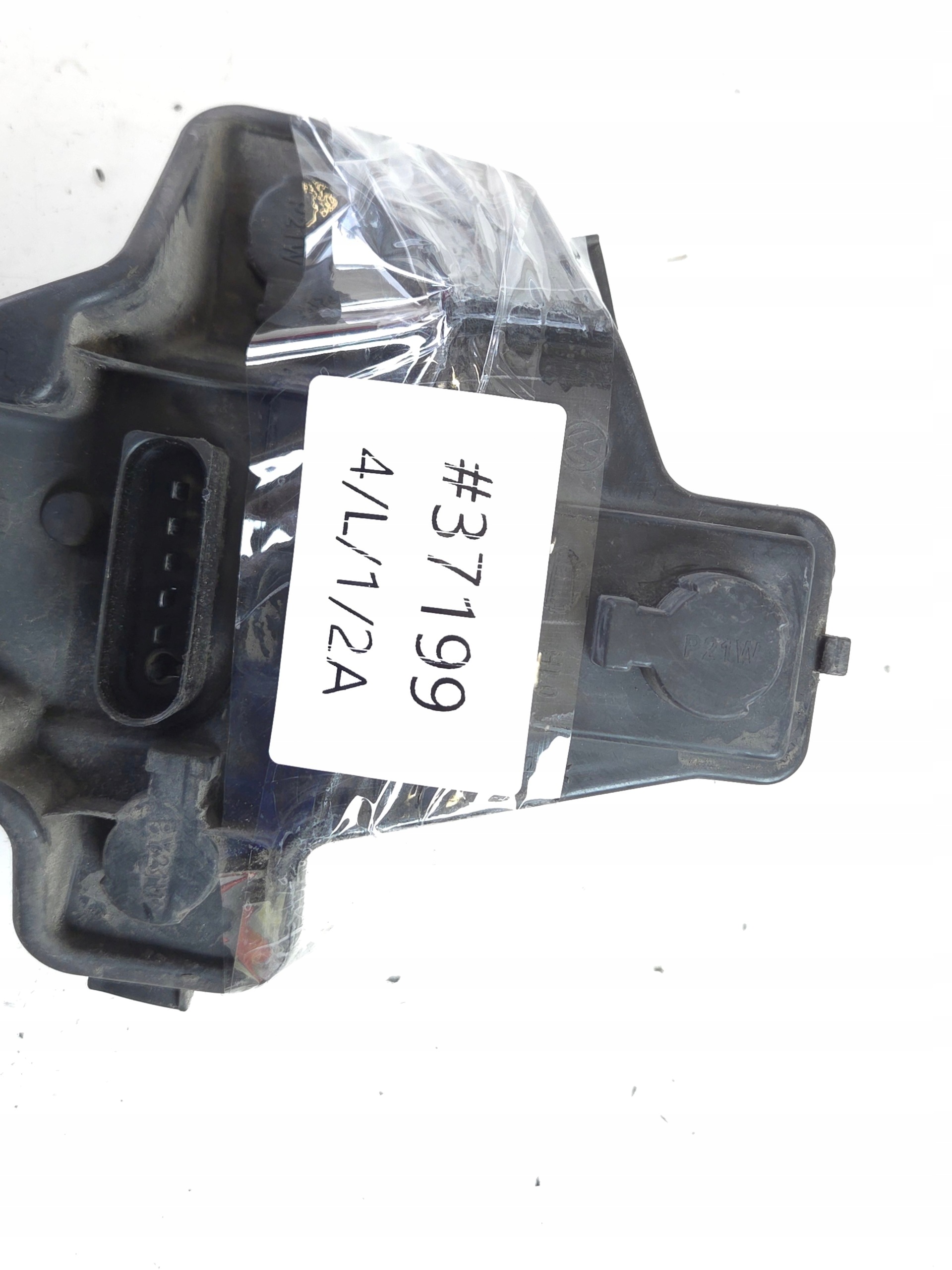 VW TOURAN and light housing right rear part 1T0945257A