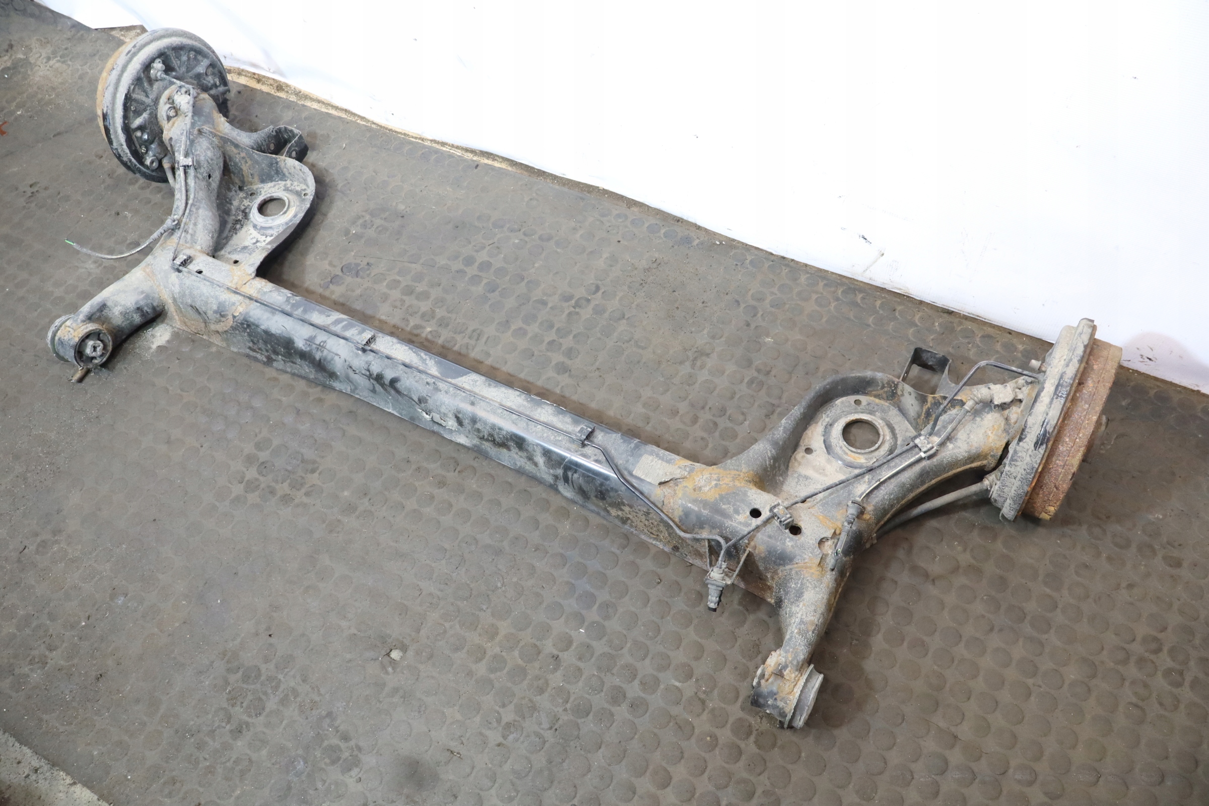 BELKA ZAWIESZENIA TYLNA SKODA CITIGO 1.0 Wersja Europejska