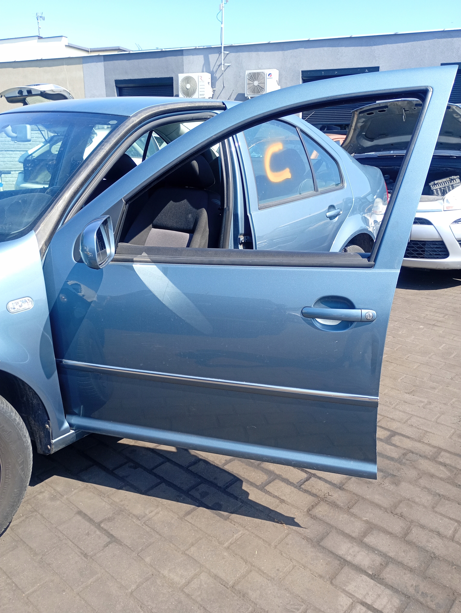 door left front front VW Bora 98-05 kod lakieru LB5X