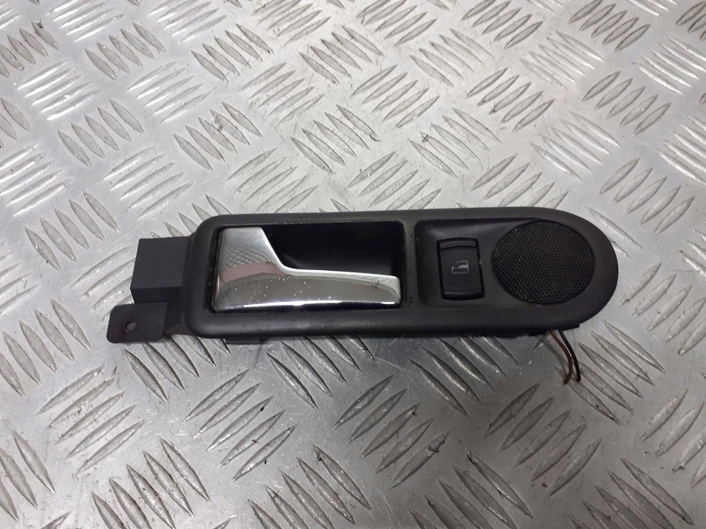 ручка двери левая внутренняя vw PASSAT B5 FL