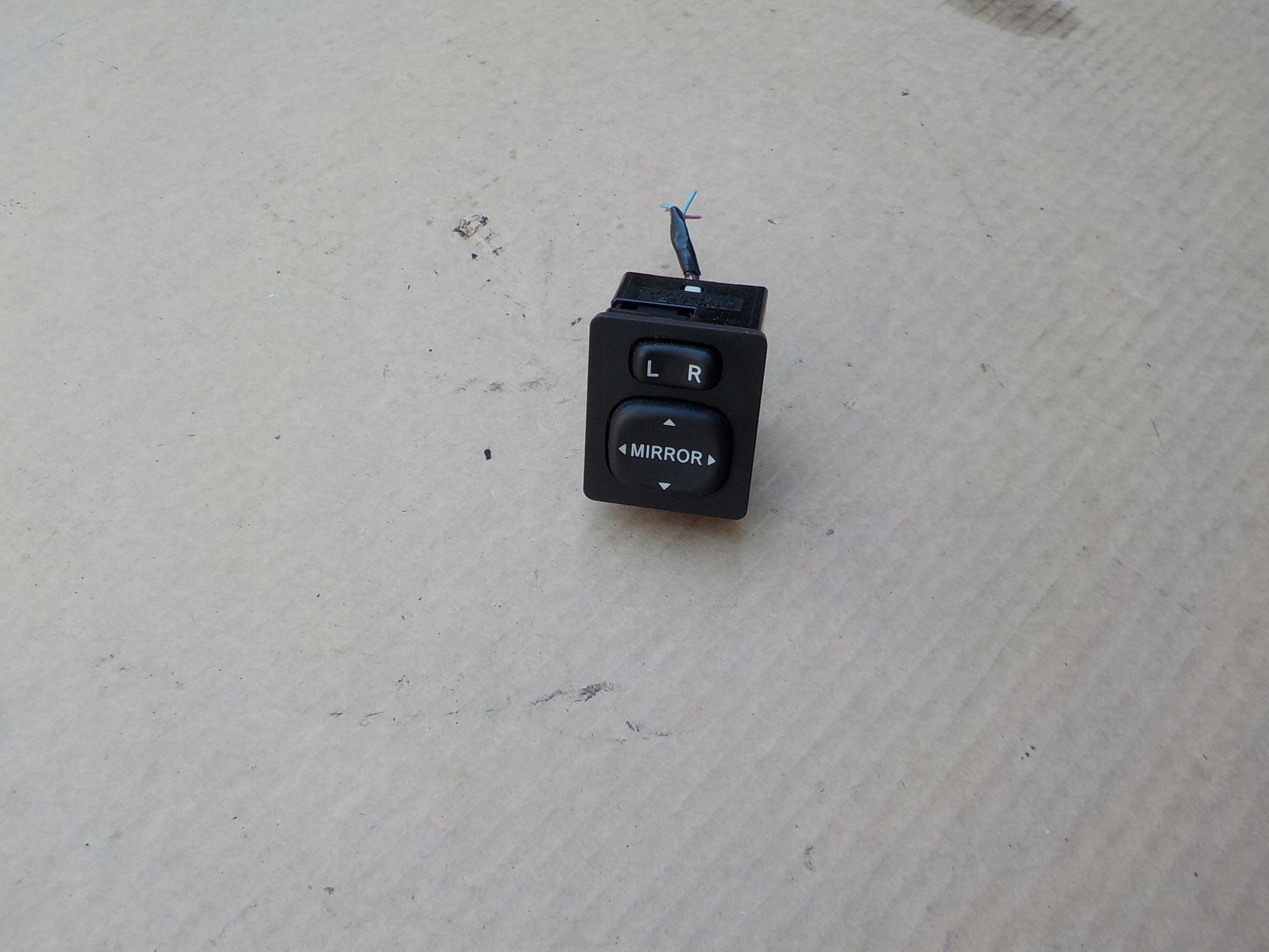 mirror control switch button toyota yaris II