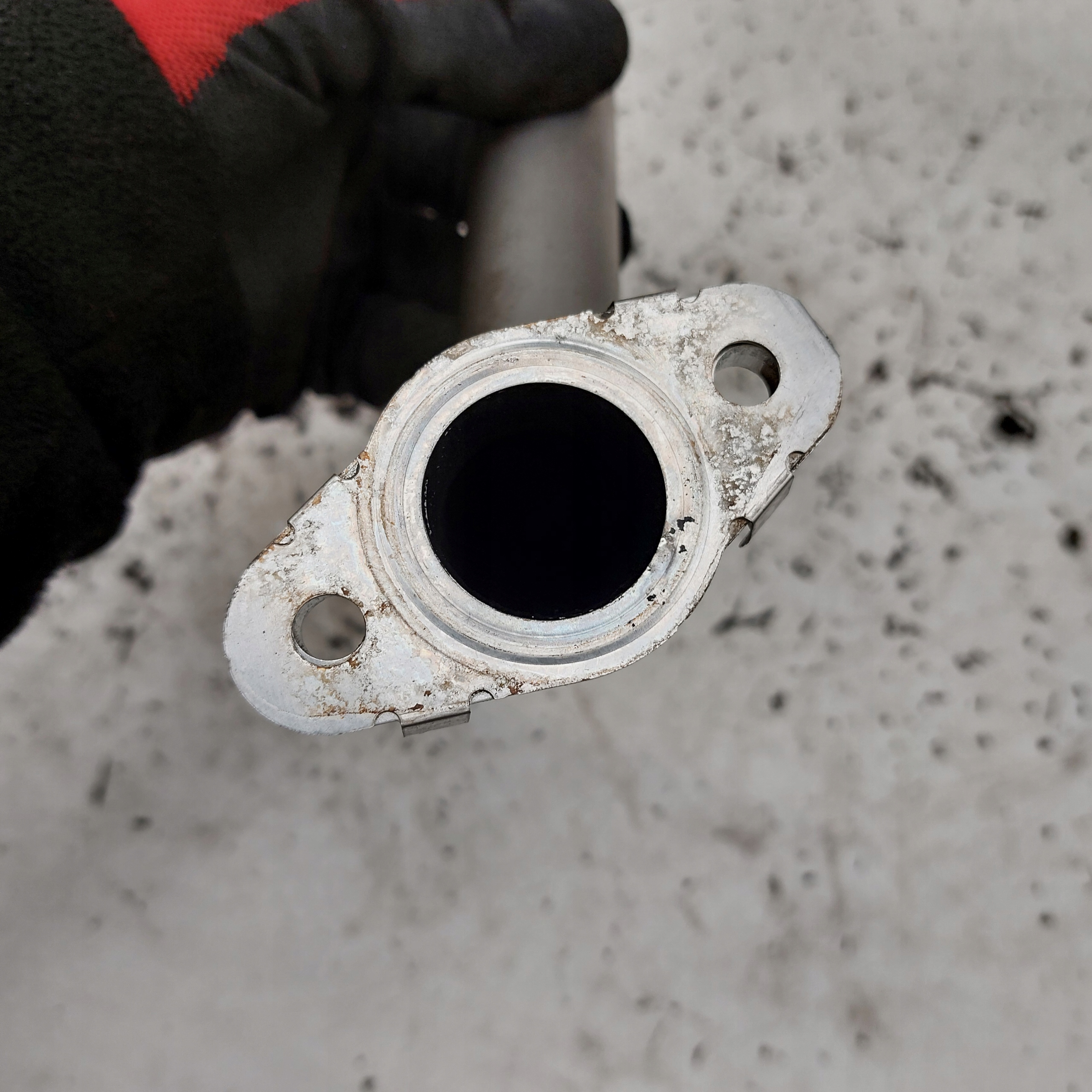 volvo V40 II 2,0D патрубок трубка EGR