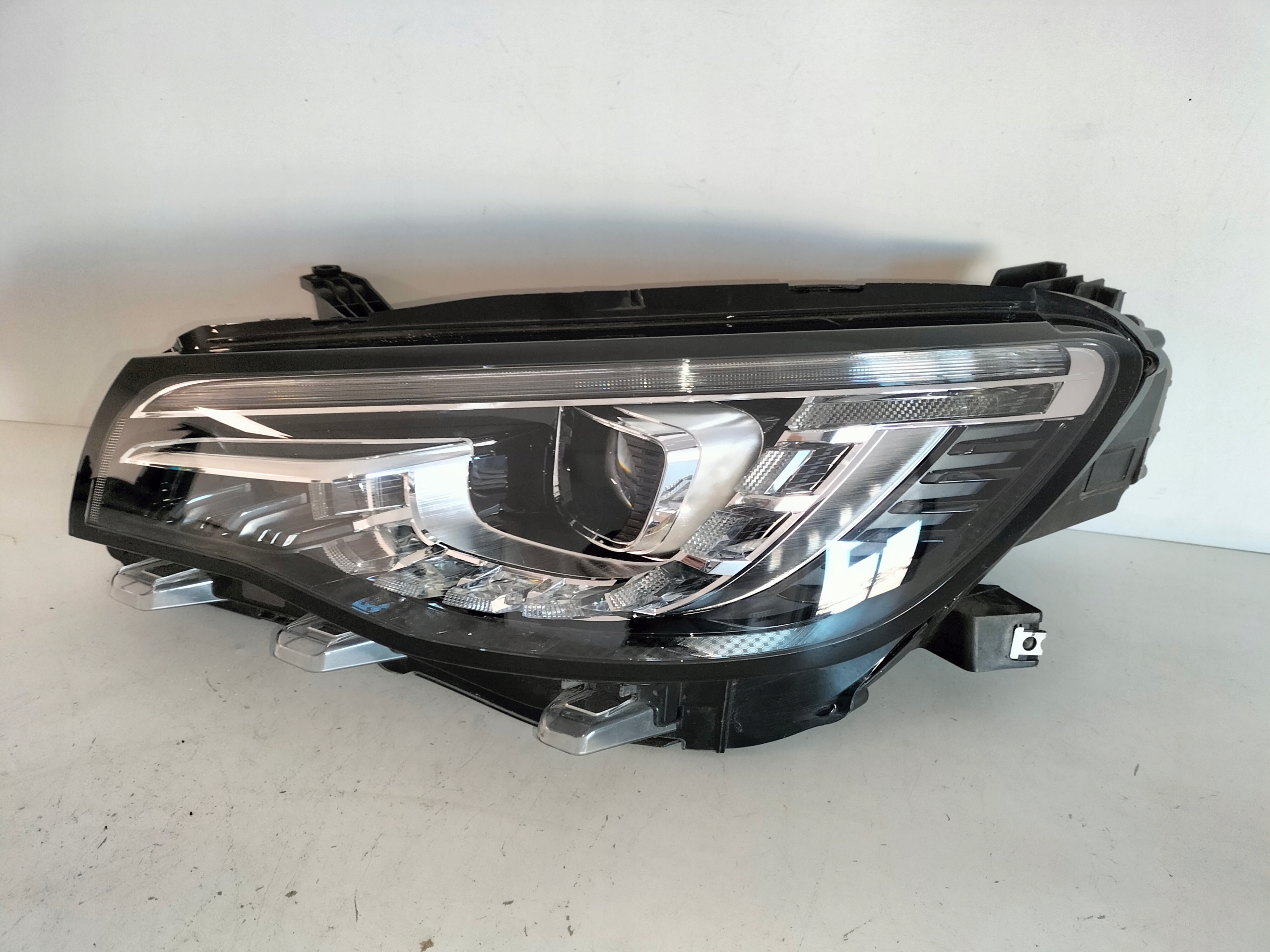 light front reflektor left MG HS 18- FULL LED SAIC LIGHT TECHNOLOGY