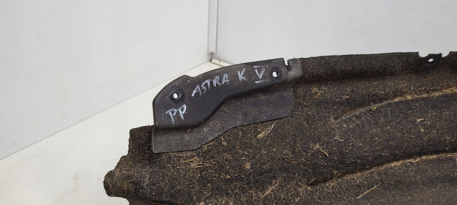mudguard front front right Opel Astra K