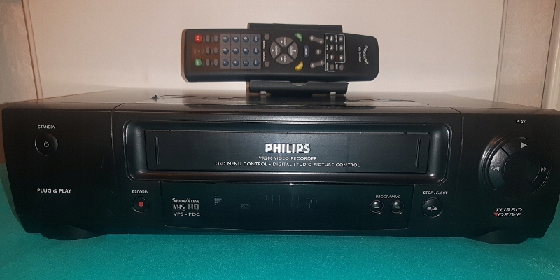 Magnetowid VHS PHILIPS z pilotem gwarancja Model 45