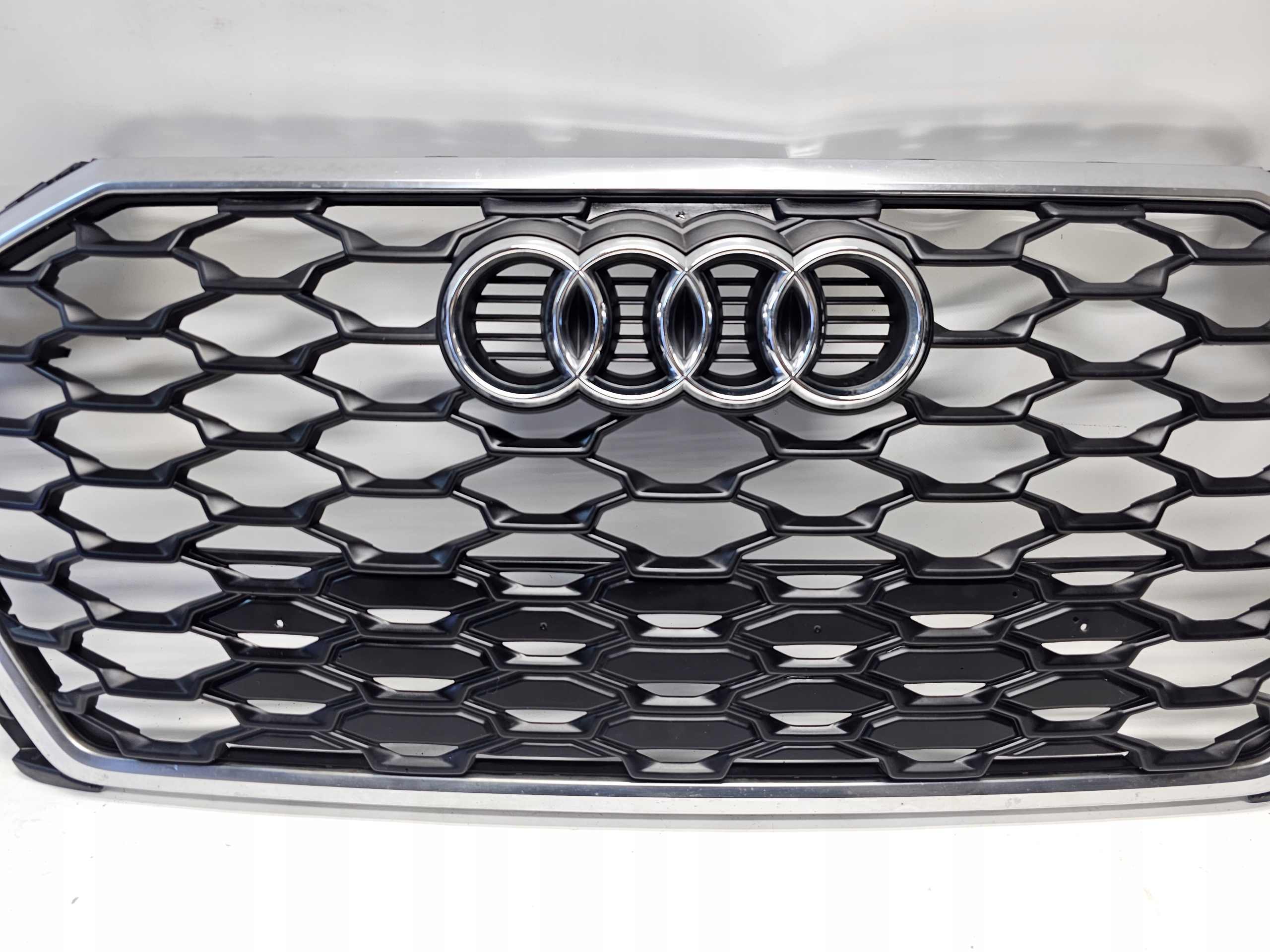 Audi Q3 Kühlergrill FRONTGRILL Kühlergitter 83F853651CG - Thumbnail 3