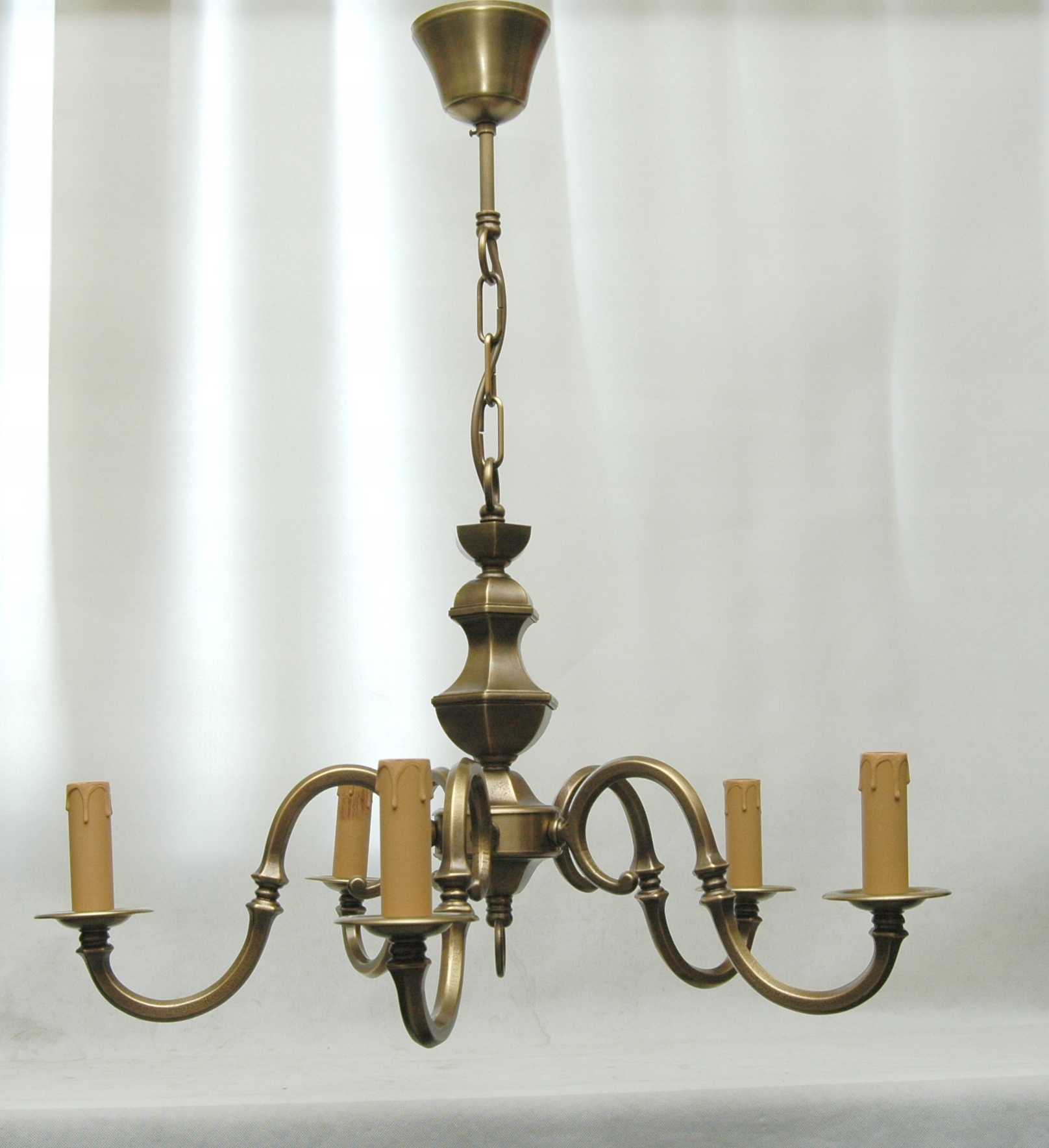 Mosadzný luster, závesná mosadzná lampa