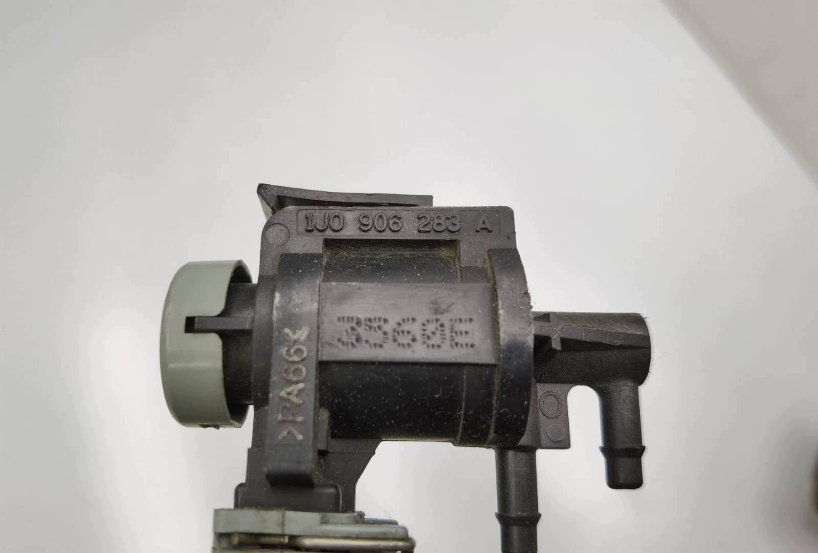 vanne egr Audi A4 B6 2001 1J0906283A