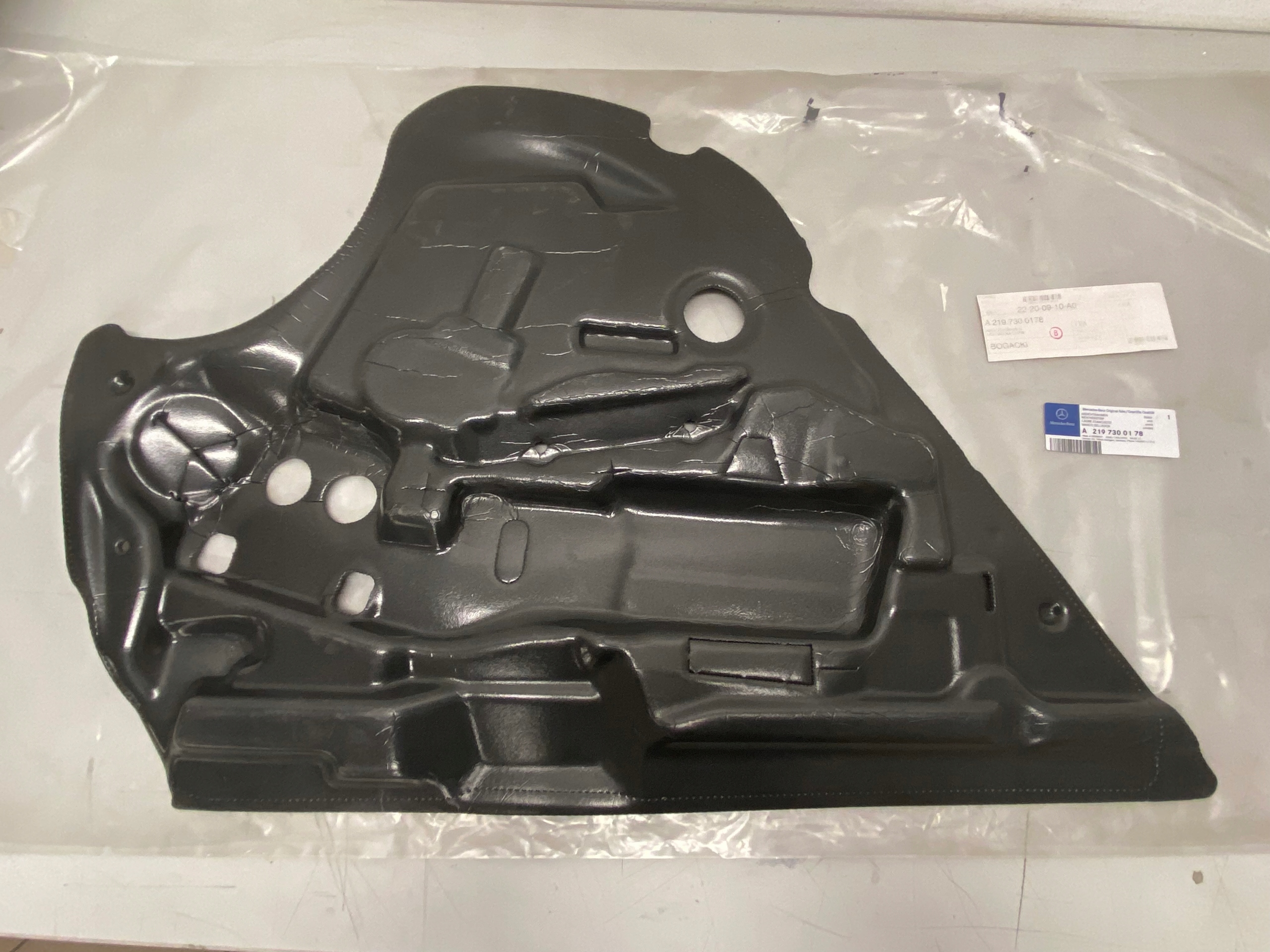 A2197200178 - Звукоизоляция левой передней двери MERCEDES CLS W219