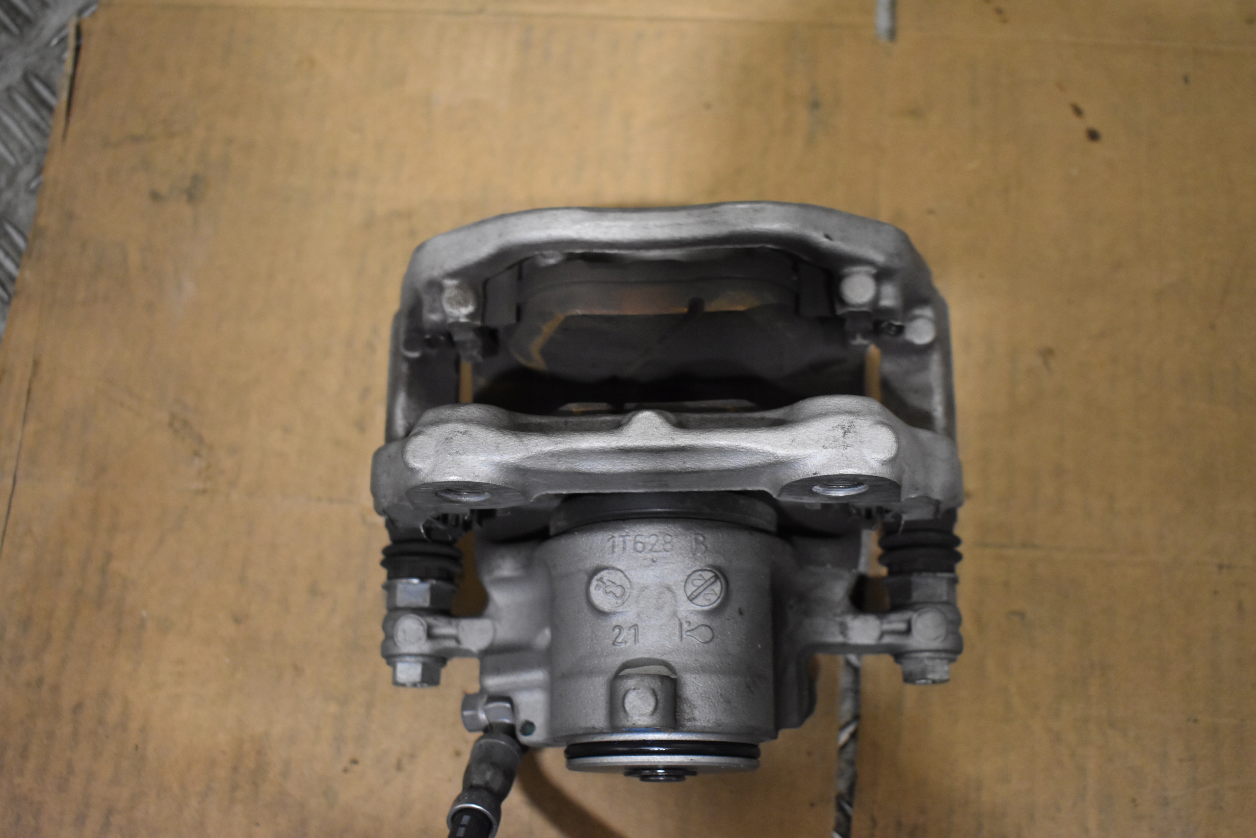 perfect condition caliper brake rear right MERCEDES W223 1