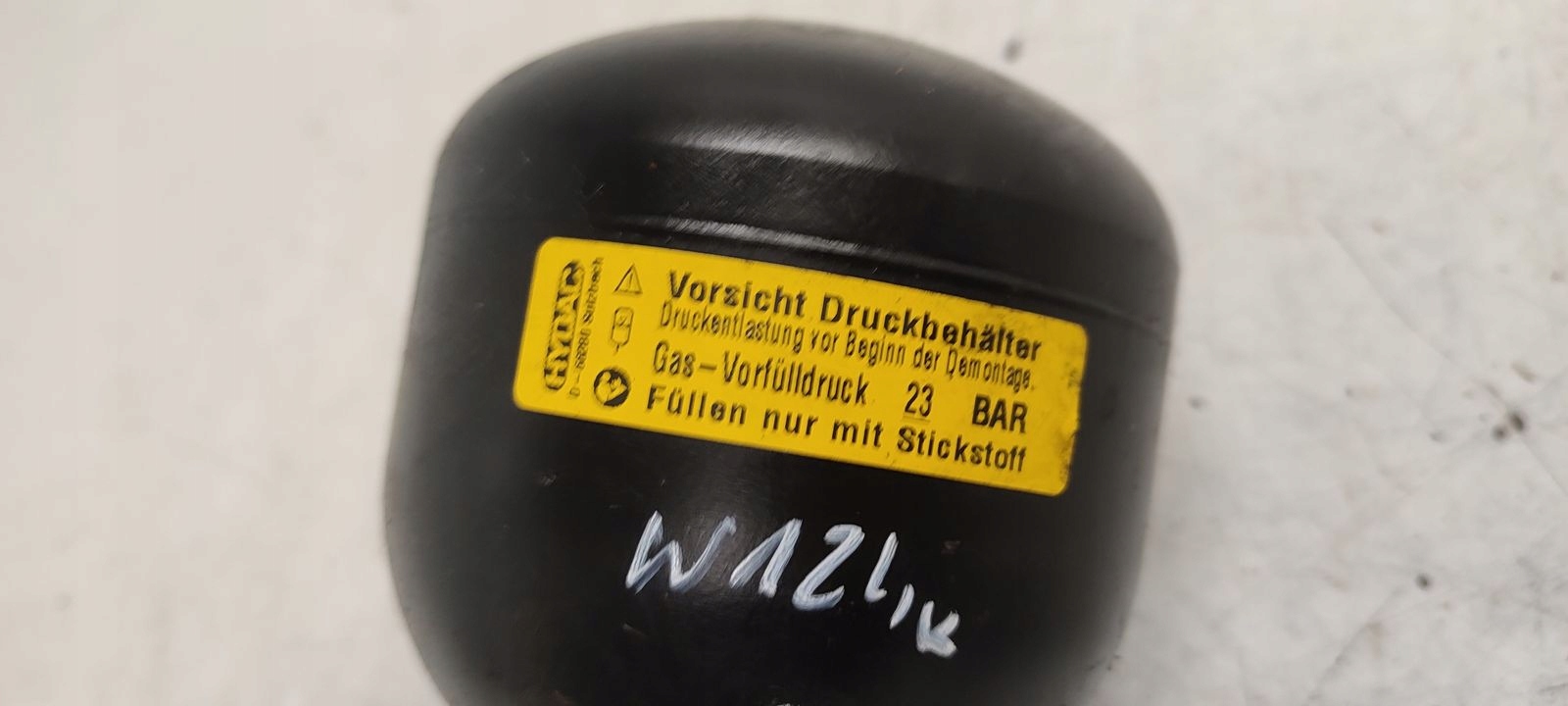 Akumulator NIVO Mercedes W124 2,2b