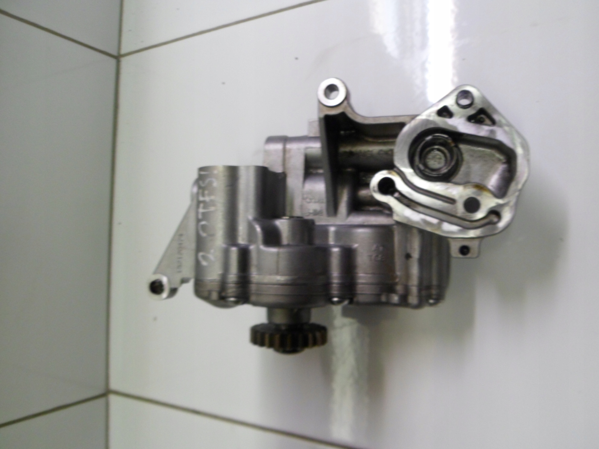 AUDI VW 1.8 2.0TFSI ölpumpe 06J115106AB