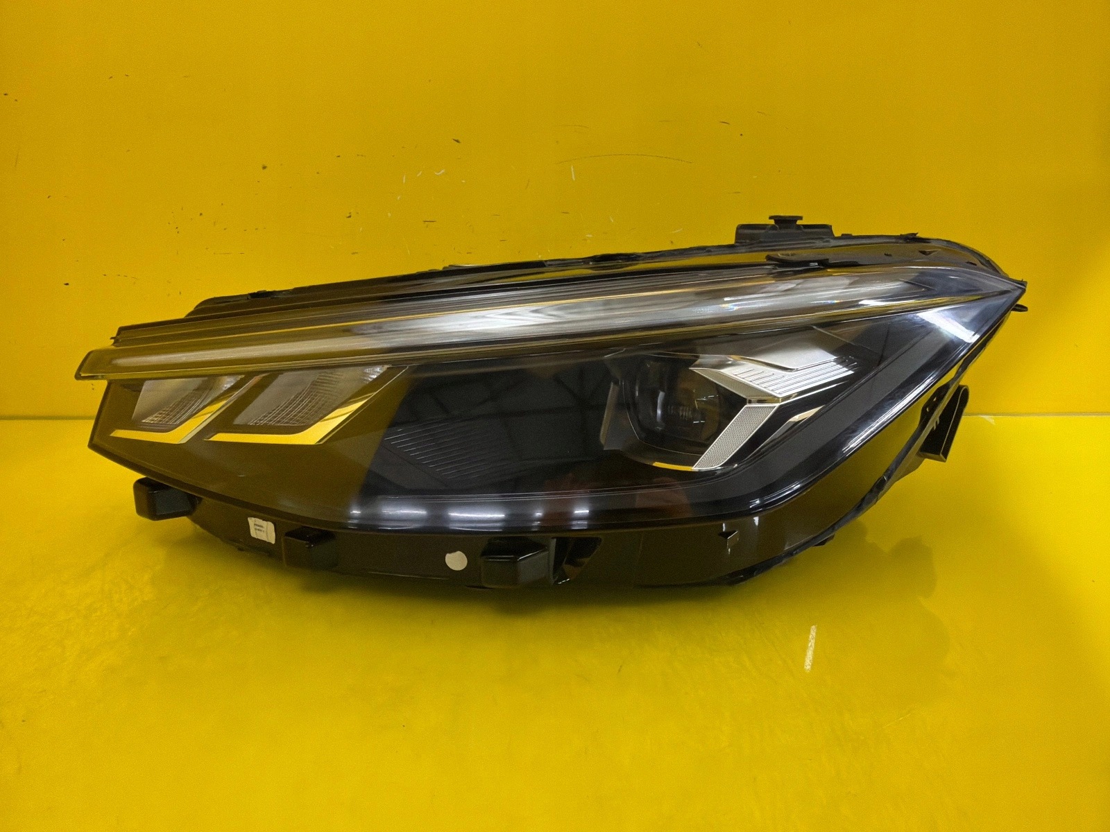 light left VW Passat B9 2023- Full Led 3J1941005