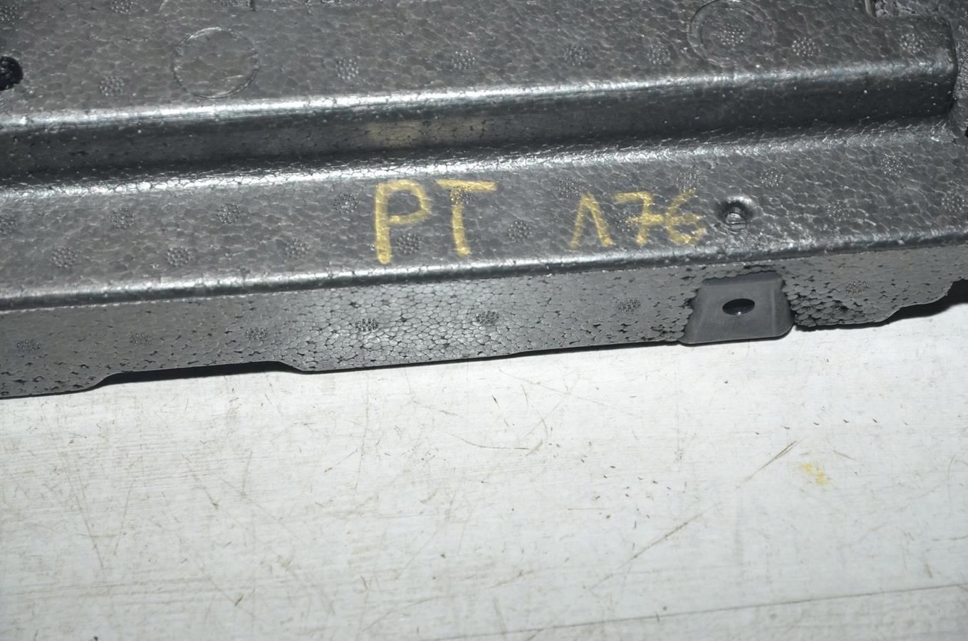 polystirene boot right Mercedes W176 lift