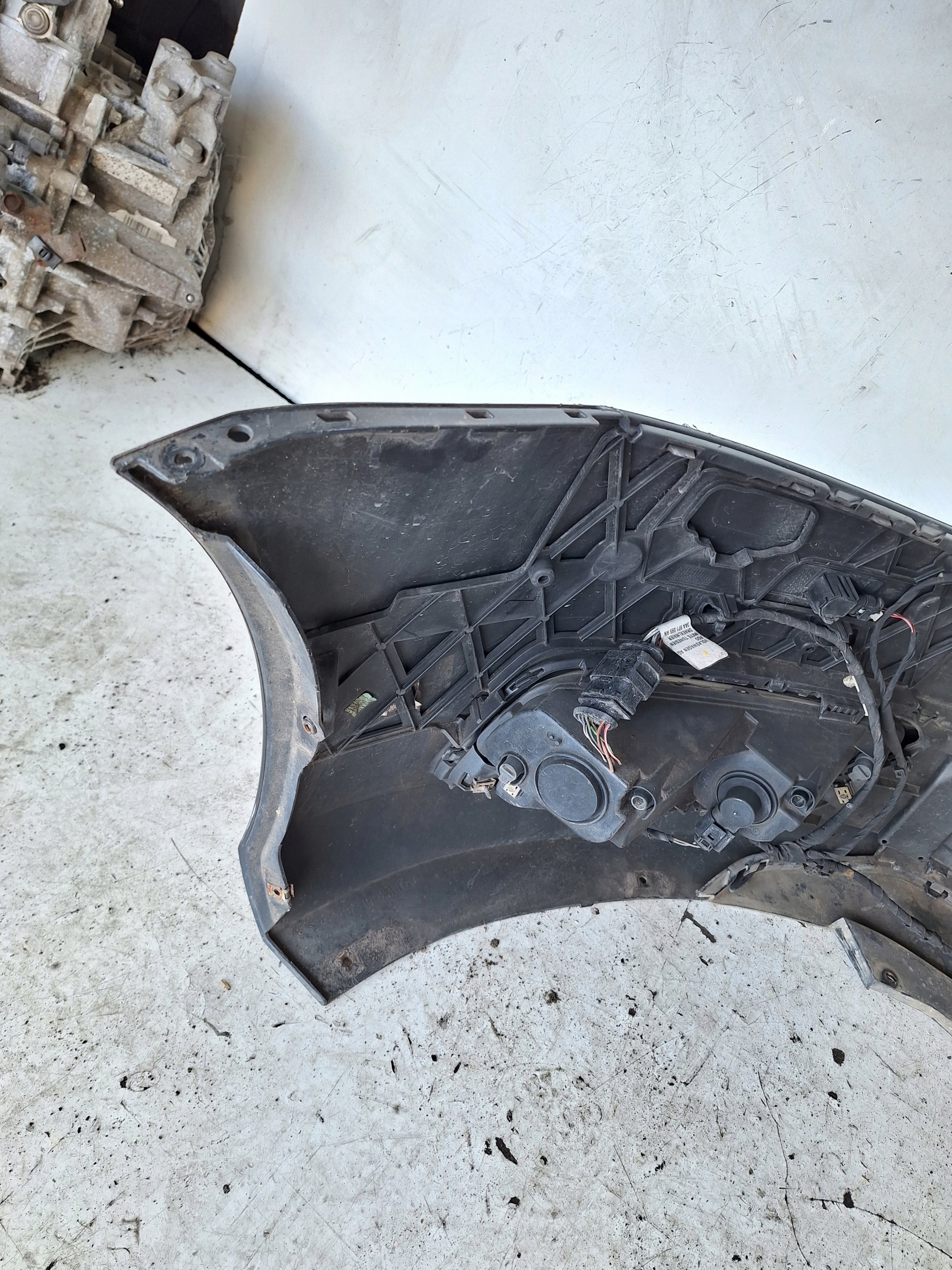 VOLKSWAGEN PASSAT B7 10-14 bumper + PDC