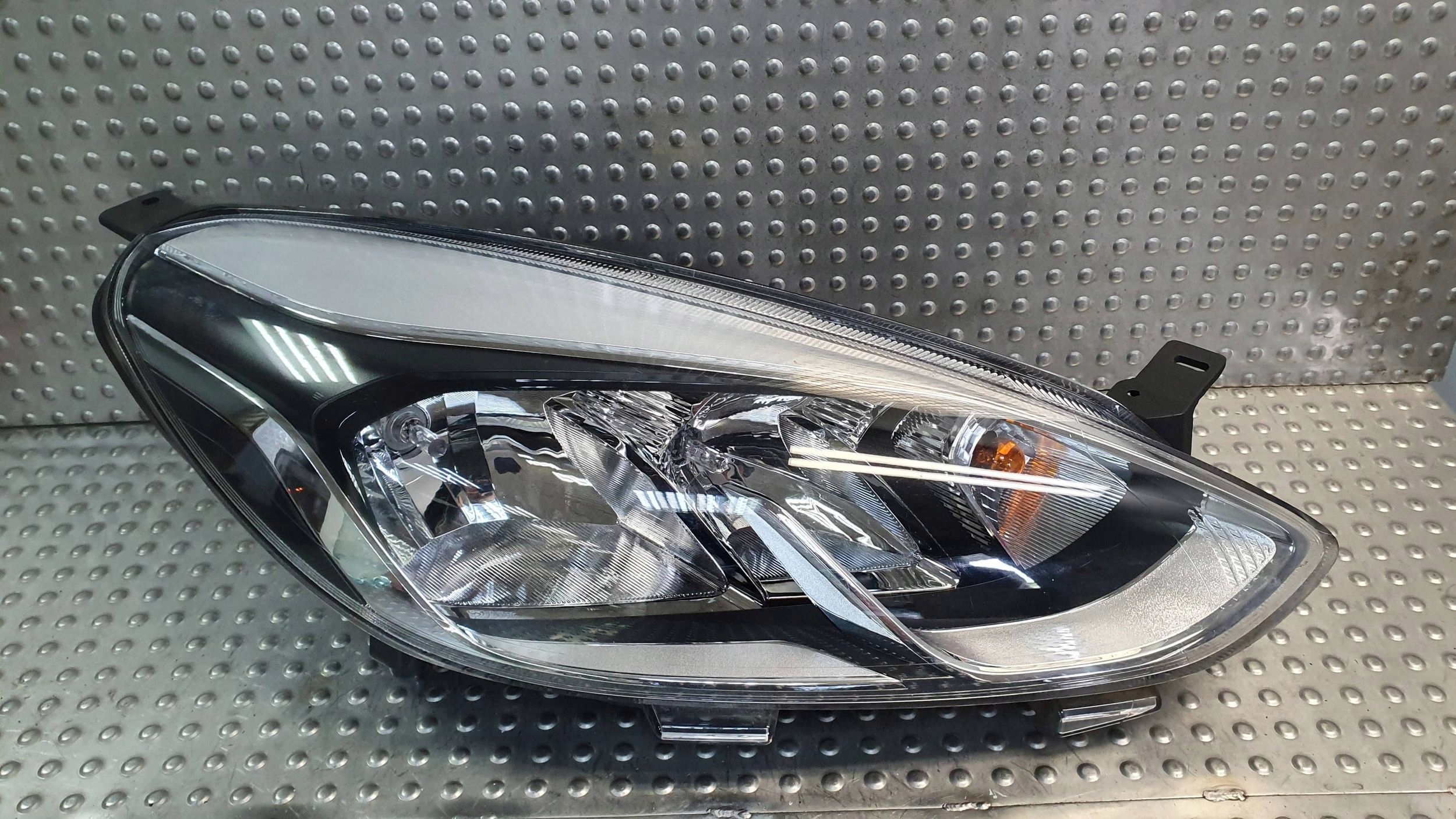 light front right FORD FIESTA MK8 H1BB-13W029-AE 16