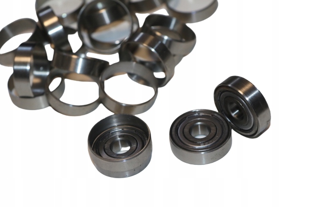 TULEJKA + ŁOŻYSKO KOŁA PRZÓD KOMAR 232 2320 2350