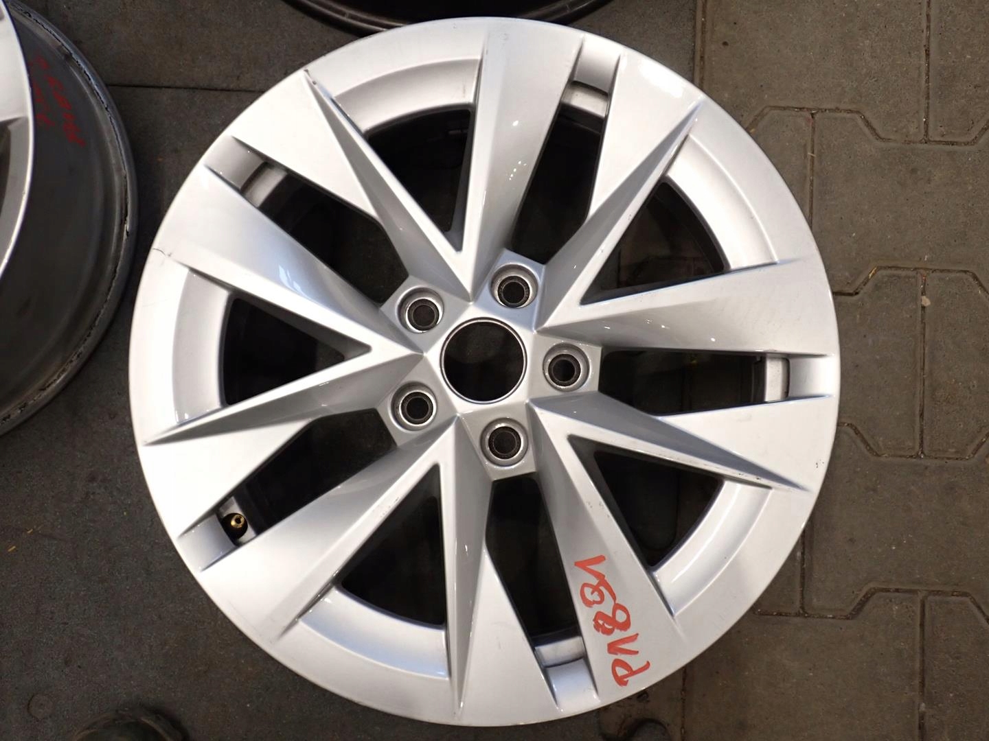 disk disk SKODA 5E3 5x112 ET46 7J 17" 5E3601025