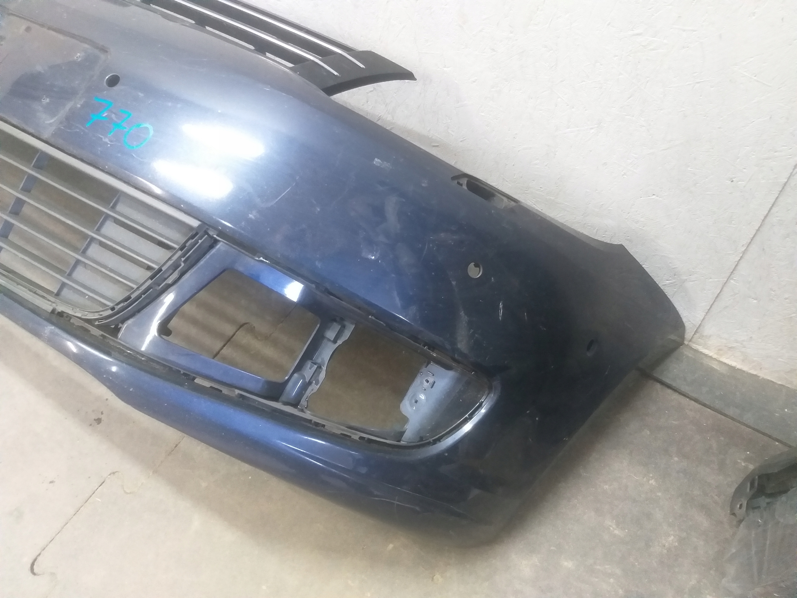 bumper front VW TOURAN 10-15 1T0