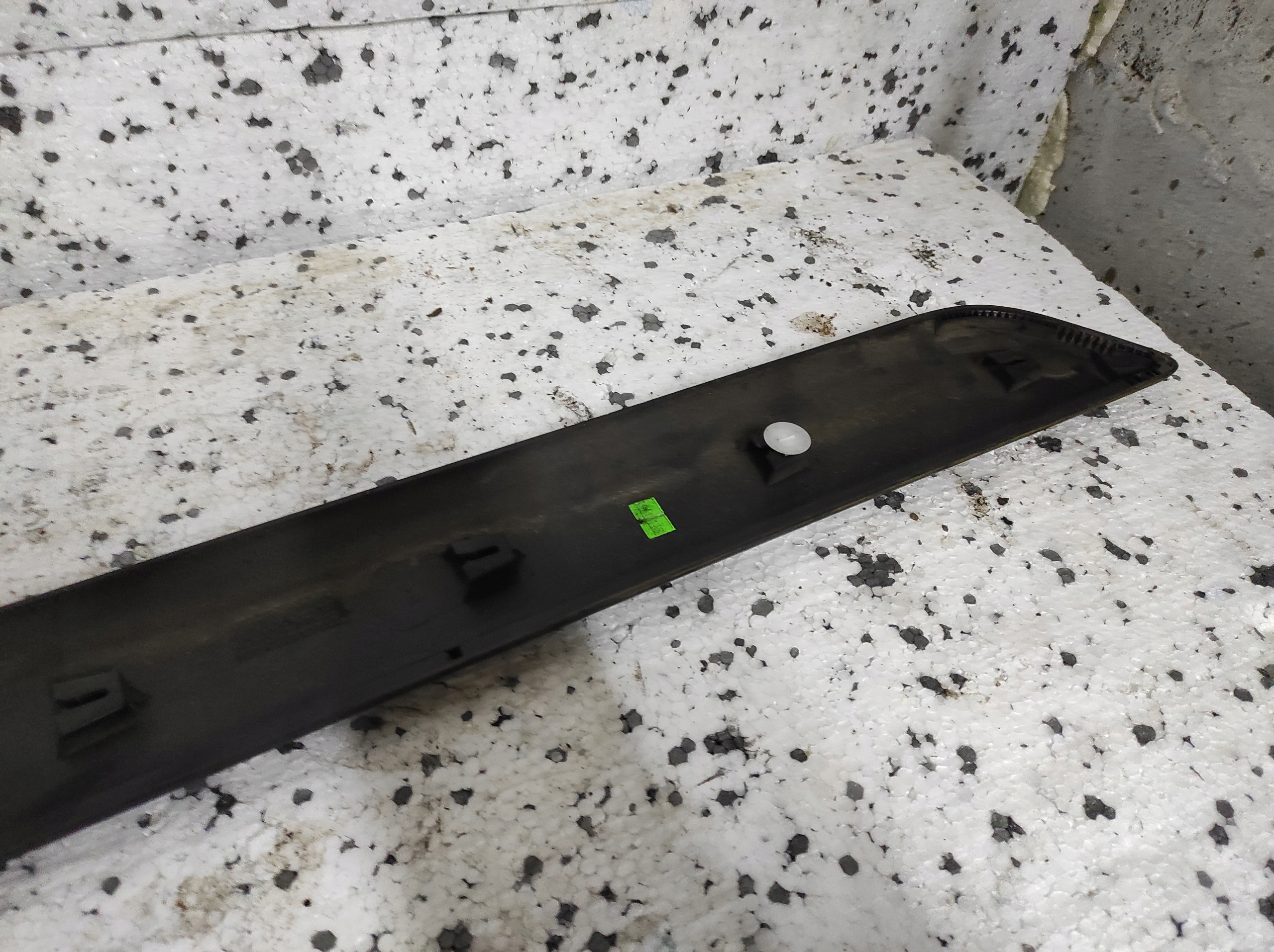 moulding for front left door PEUGEOT 1308832070