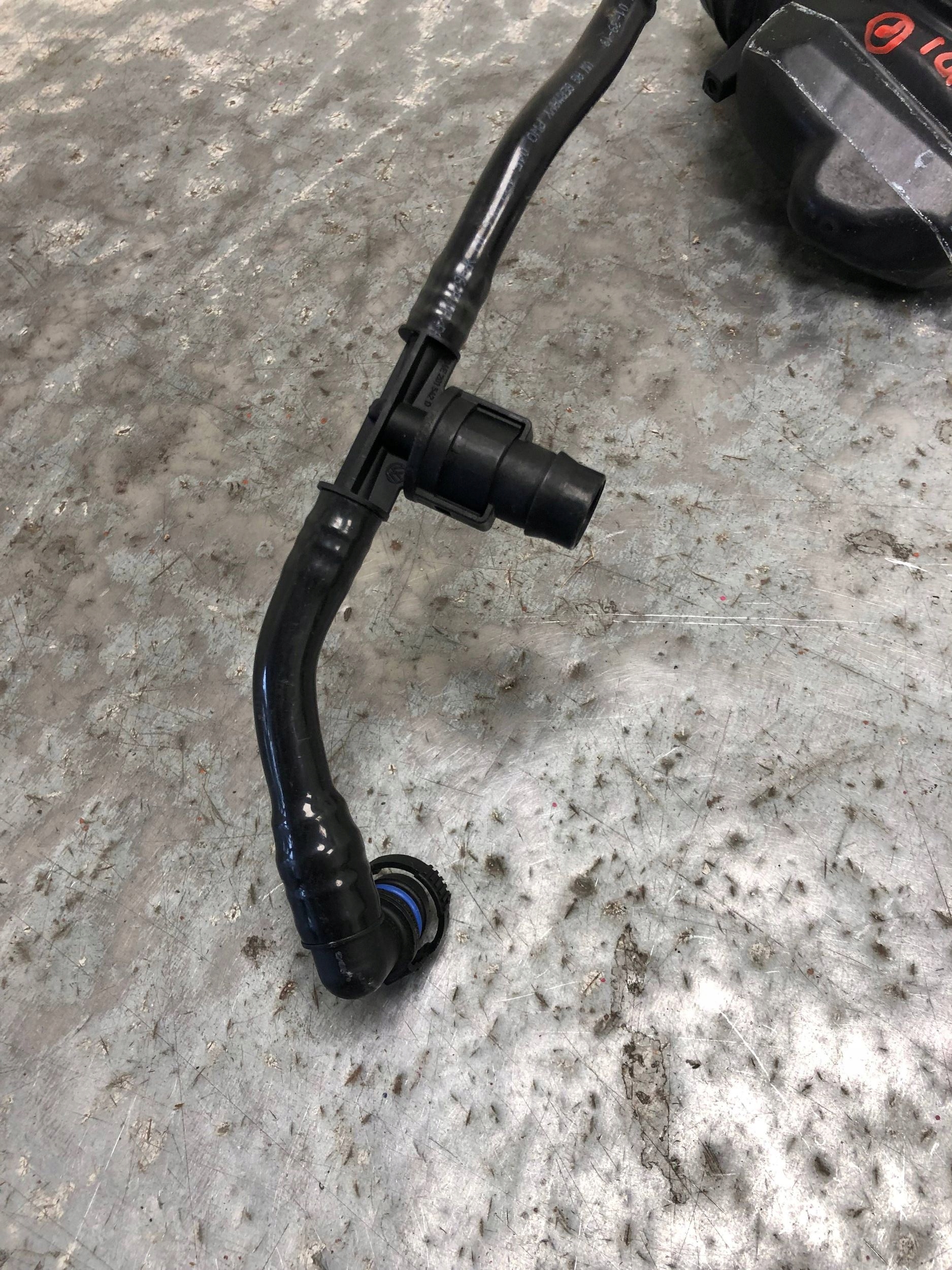pipe air hose VW AUDI 04E129656AK 04E133366DJ