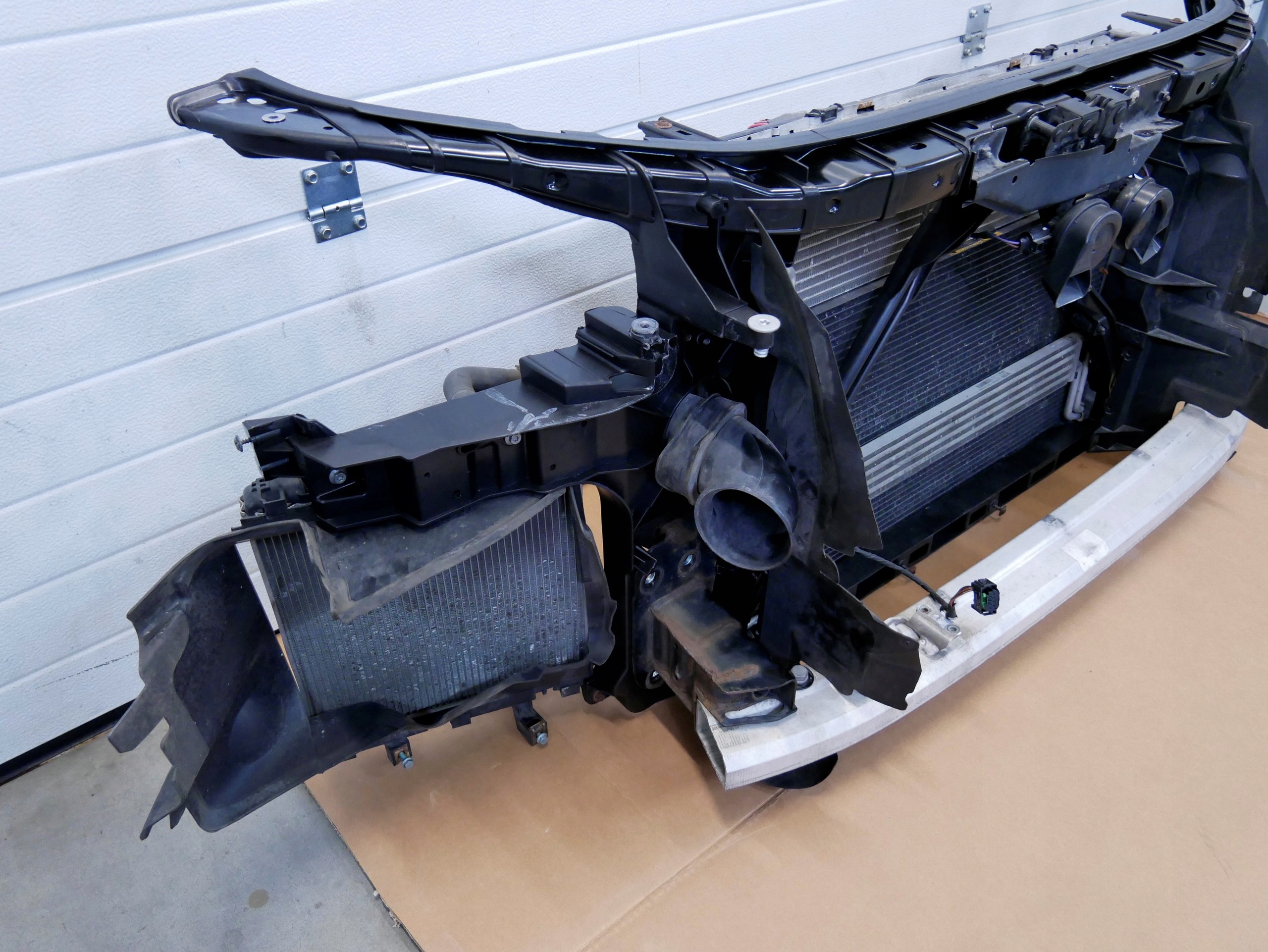 Komplet chłodnic wentylatory pas przedni AUDI Q7 LIF 4L0 3.0 TFSI Wersja Europejska