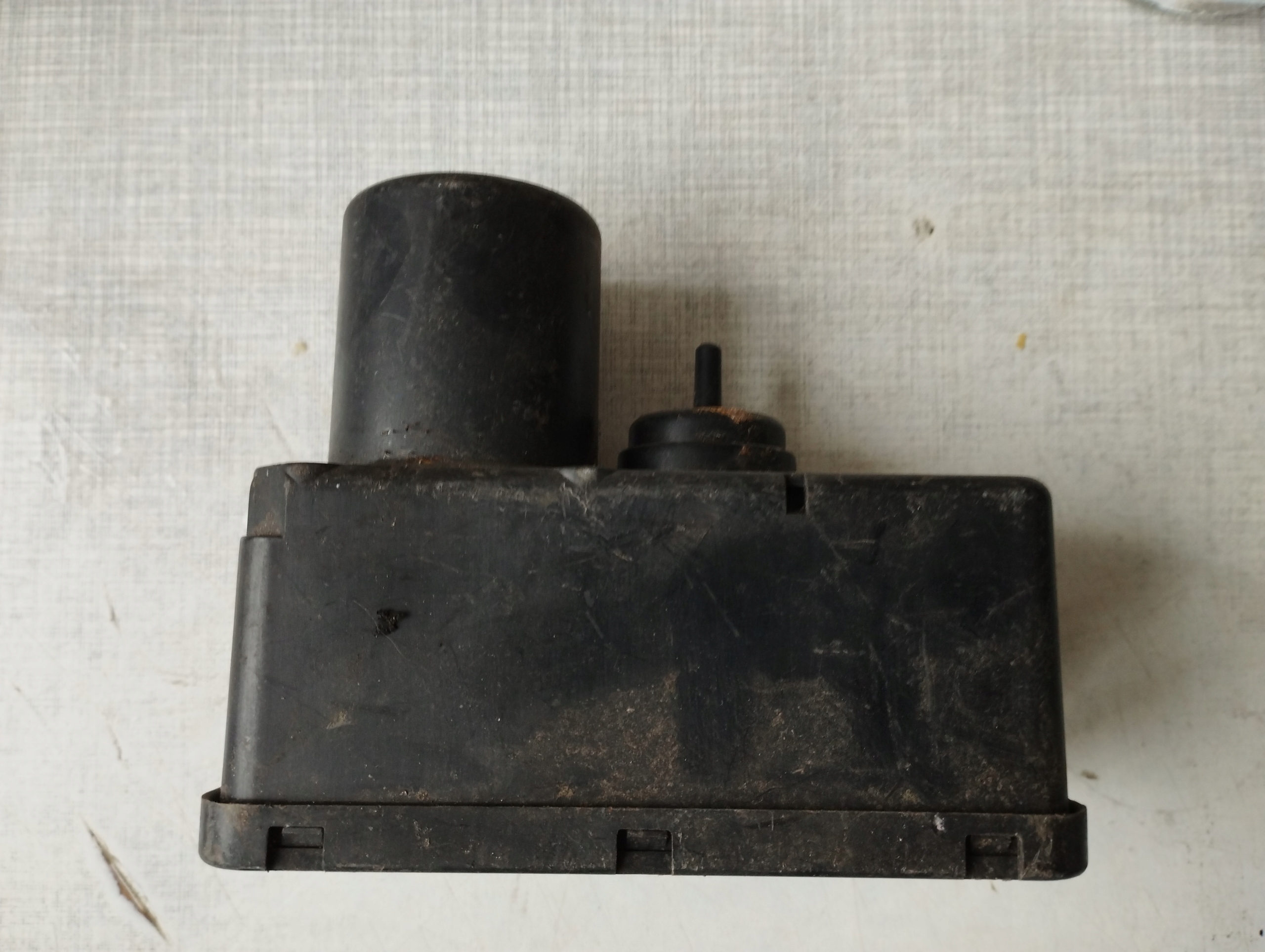 AUDI 80 100 POMPKA CENTRALNEGO ZAMKA 443862257b