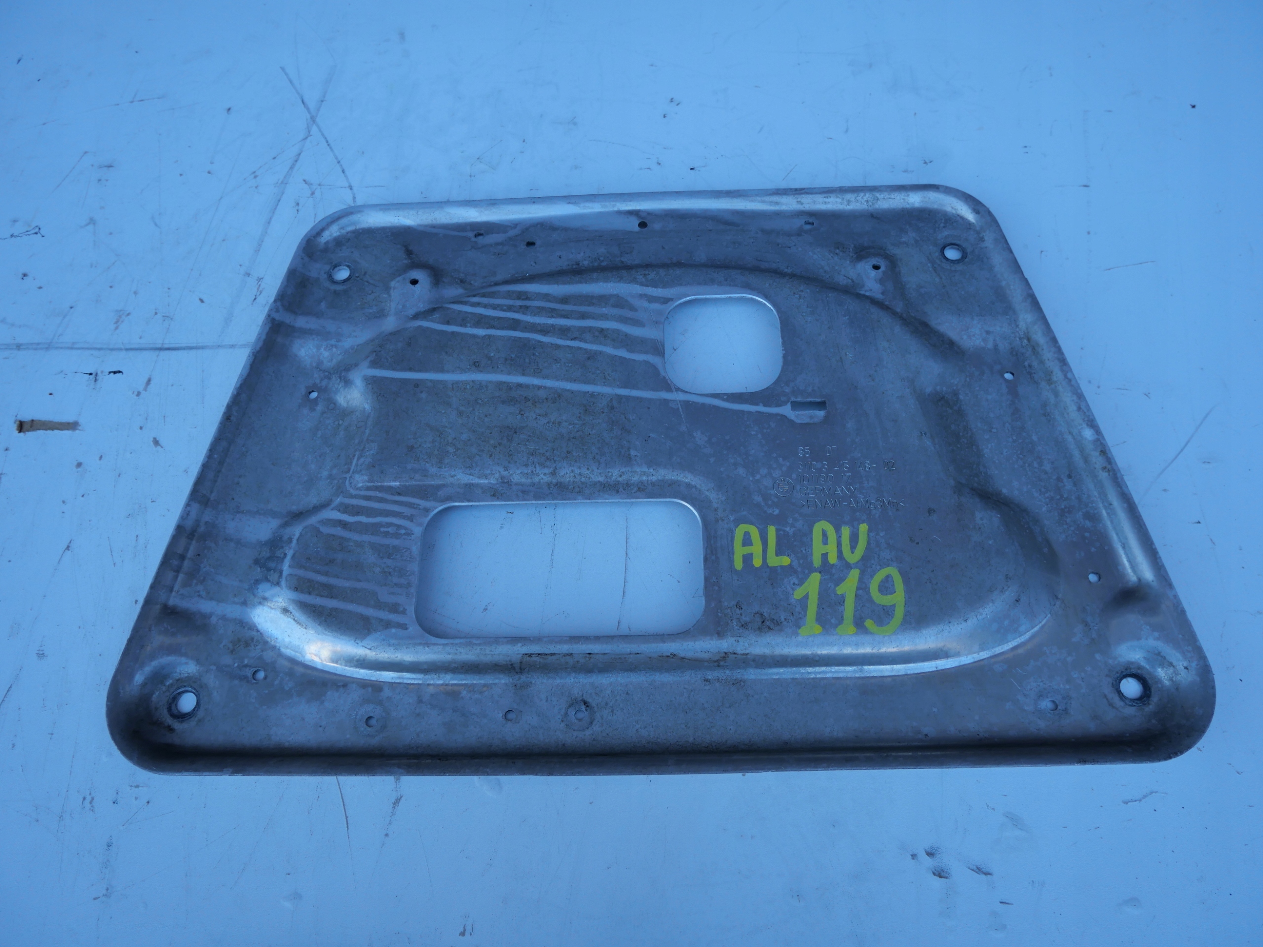 cover lower of the engine BMW 3415148