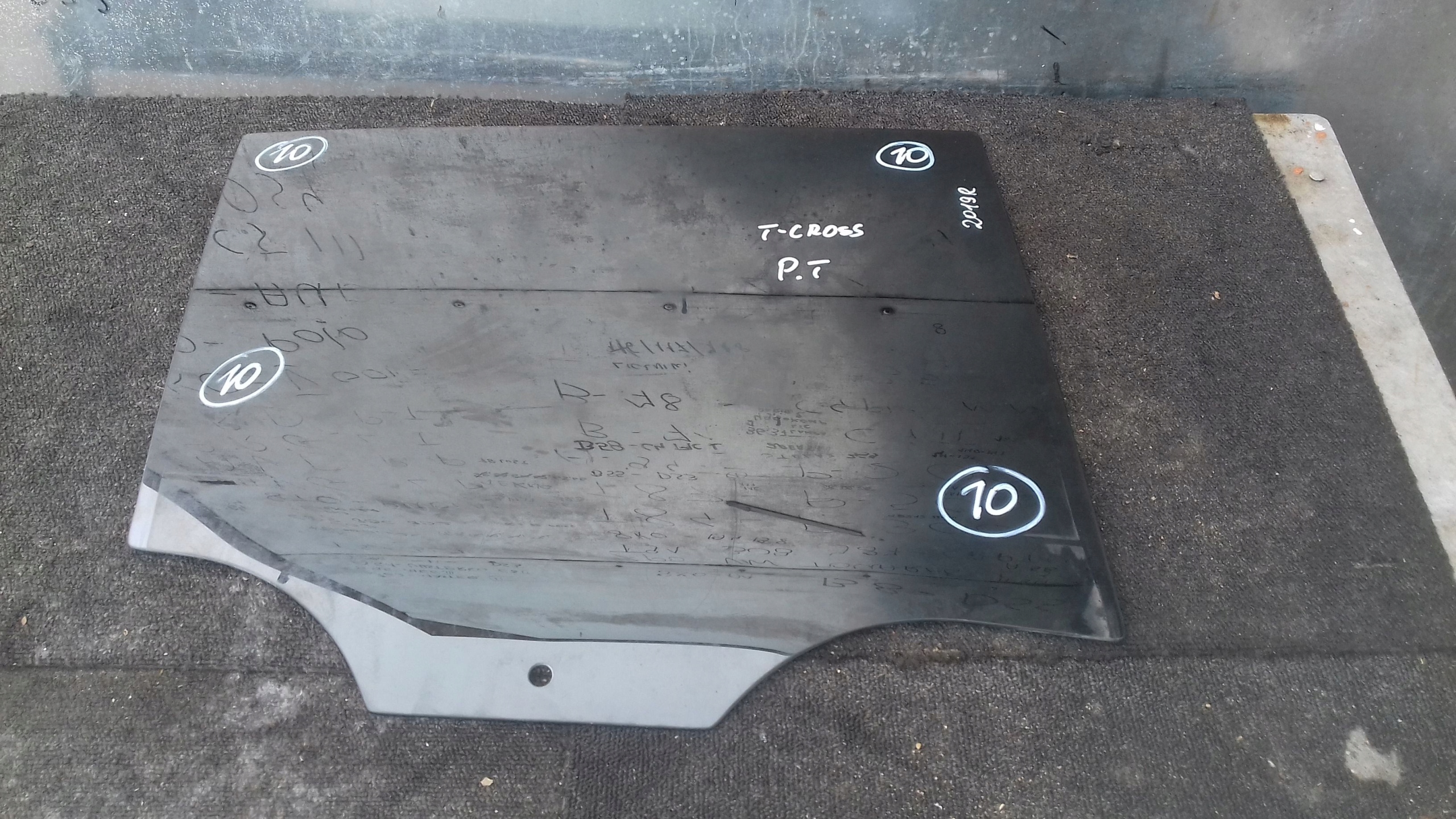 SZYBA DRZWI PRAWY TYŁ VW T-CROSS 2019R. 2GM845026A