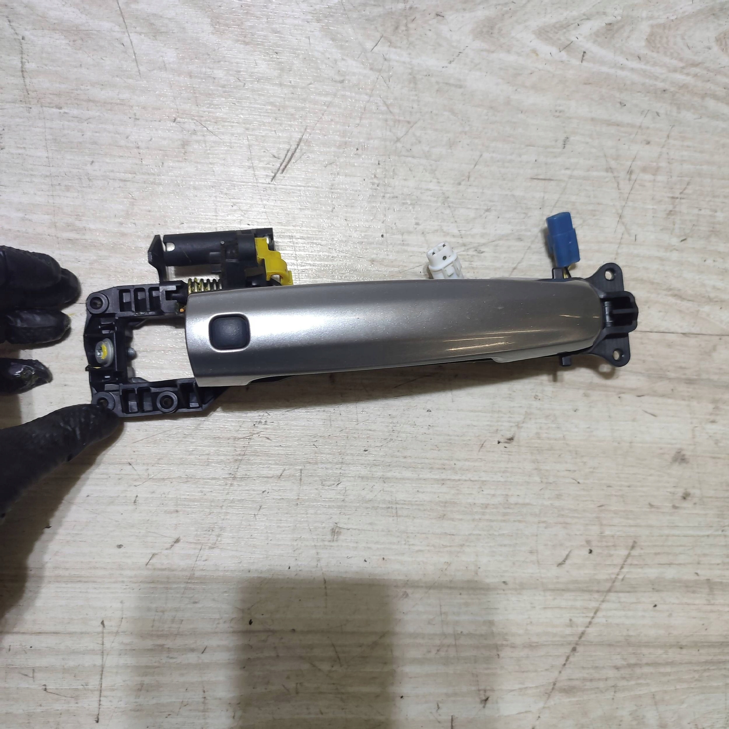exterior handle door przednich front left Suzuki Vitara (LY)