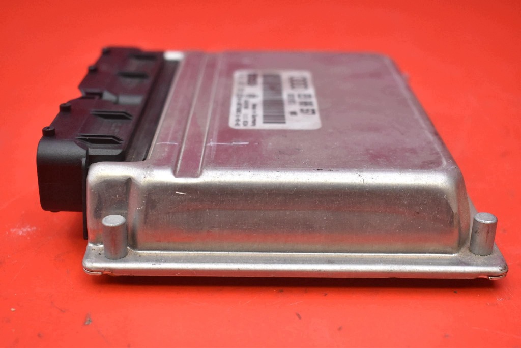 control unit computer of the engine 8E0909557 AUDI A4 B6 2.0 20V 130 KM 00-05