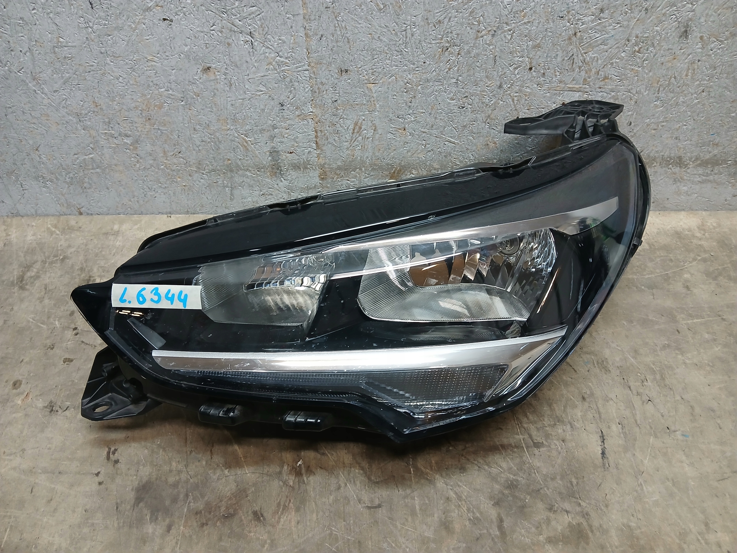 light front left OPEL CORSA F 9829465580