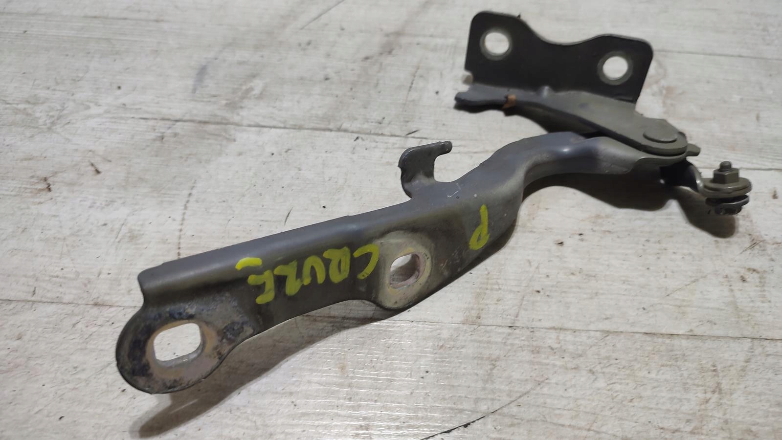 hinge bonnets right Chevrolet Cruze