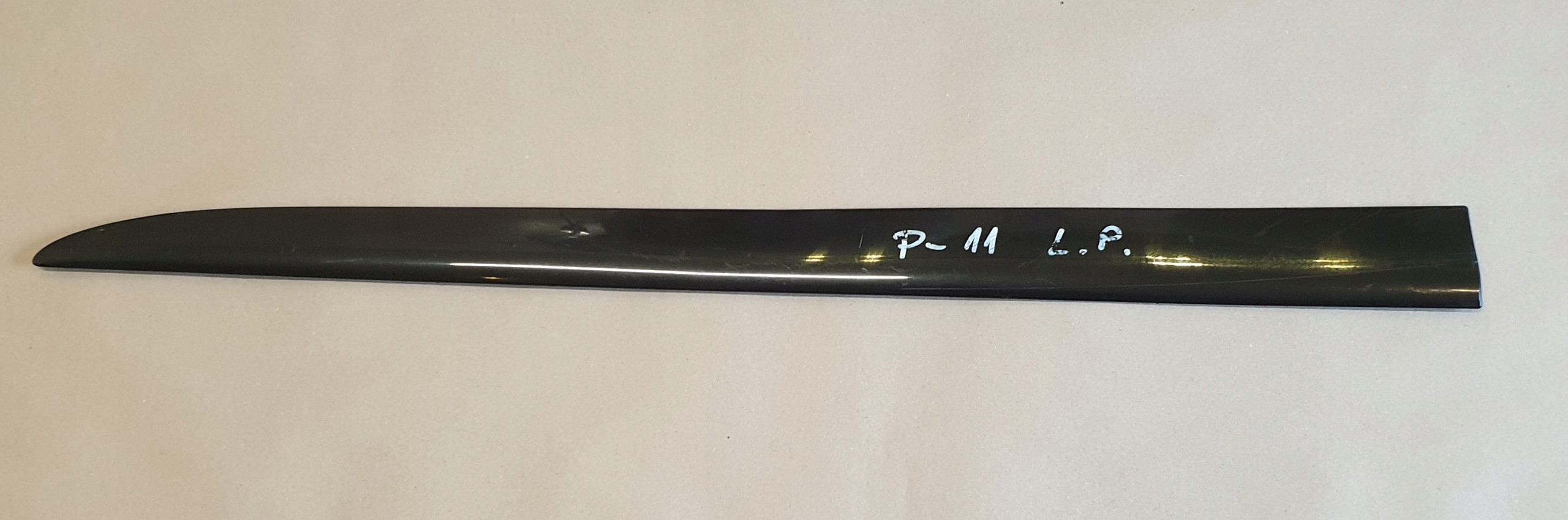 moulding door left front NISSAN PRIMERA P11 OE