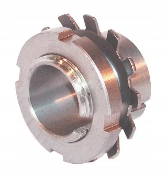 Tuleja zaciskowa z nakrętką