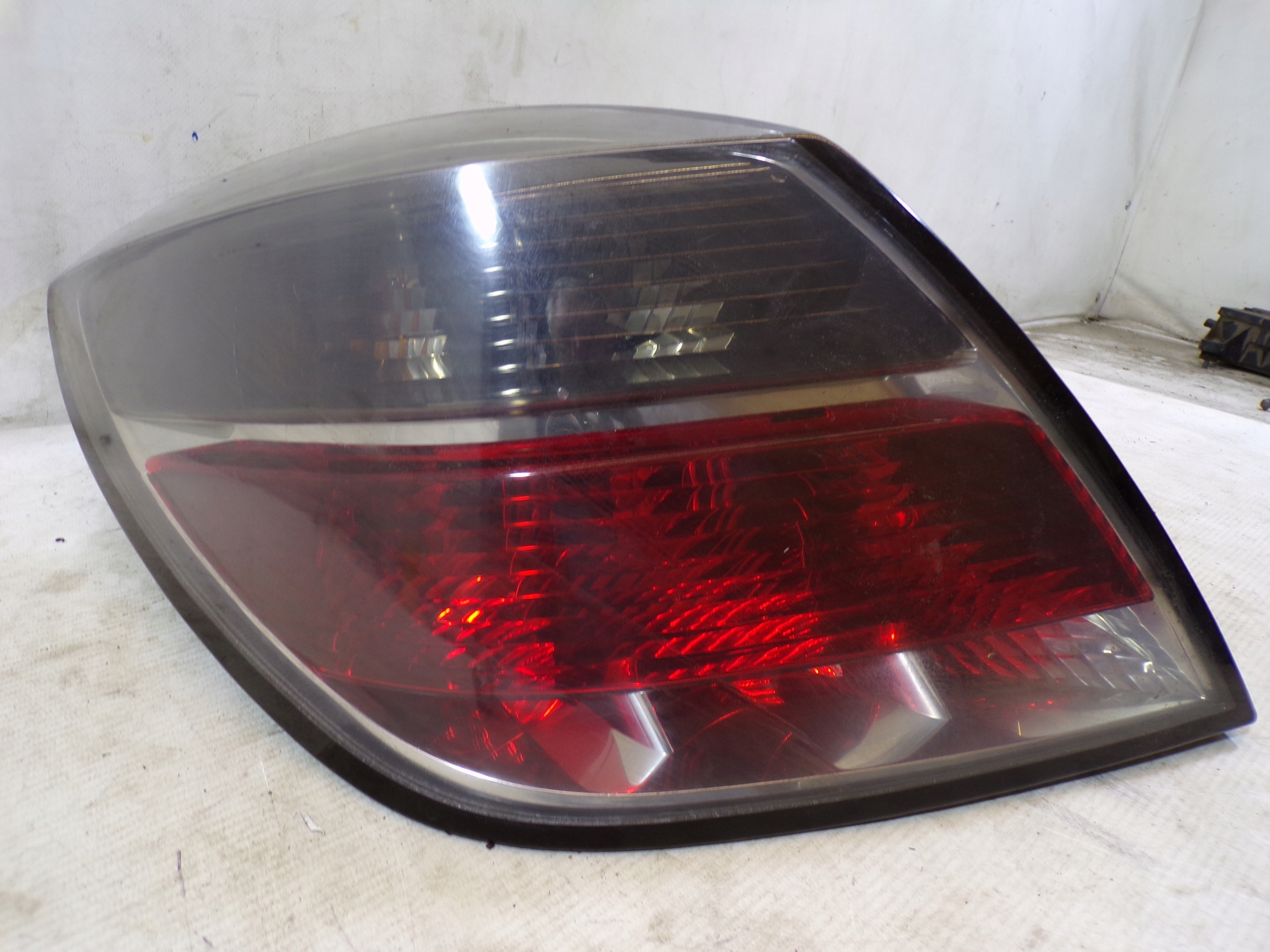 light rear rear part left OPEL ASTRA H HB 3D (9) (K1)