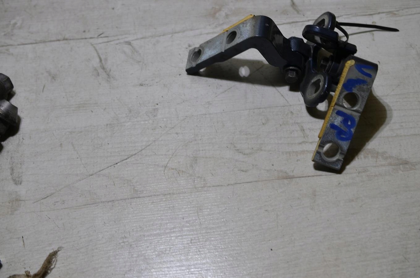 hinge door right front Volvo V40 II lift