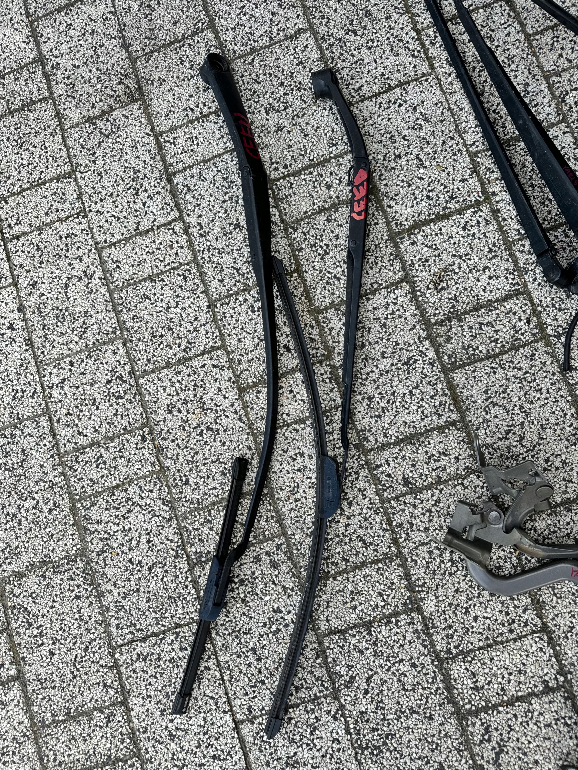 KIA CEED II RAMIE RAMIONA WYCIERACZKI PRZOD KOMPLET EUROPA
